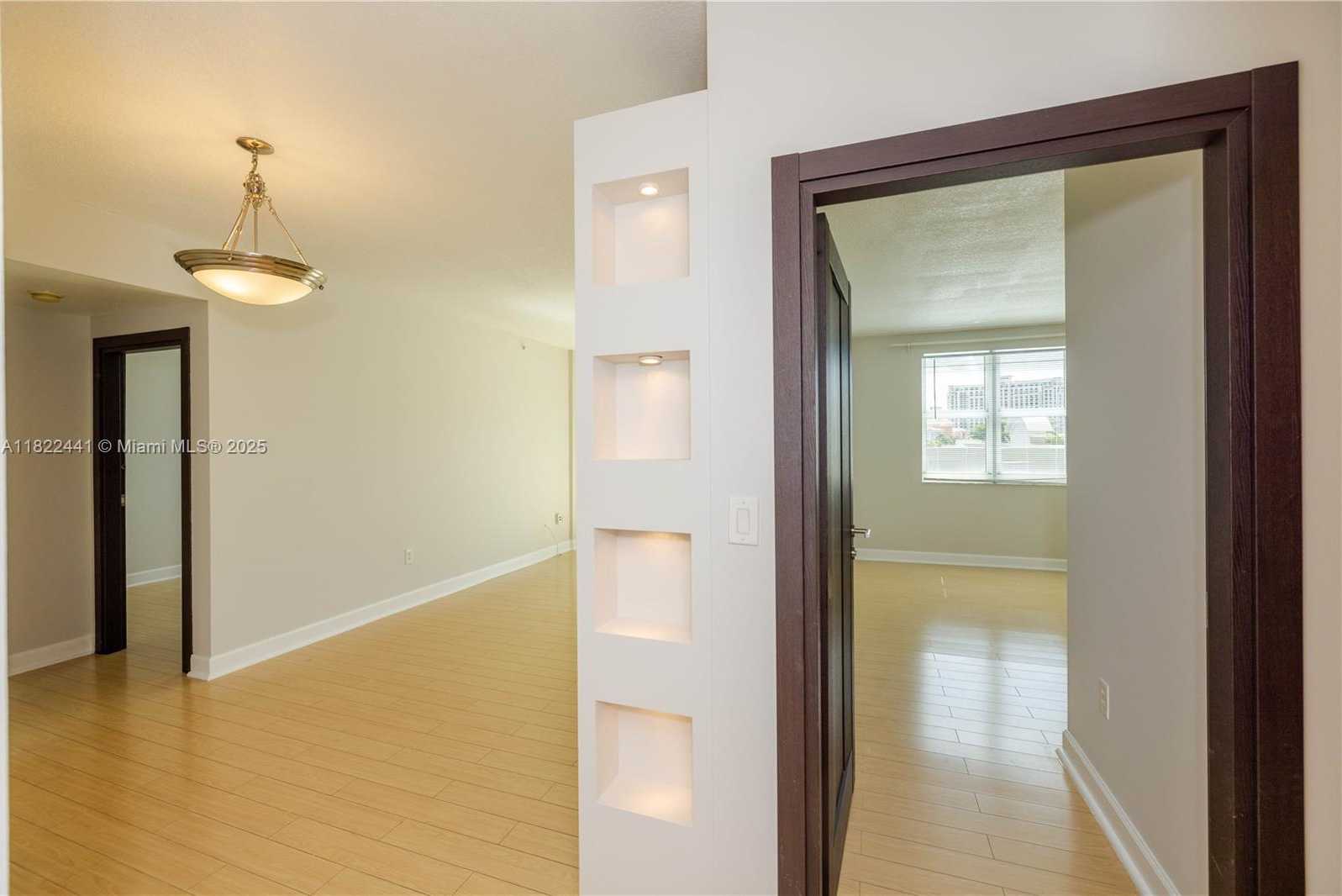 Small Image of 50 MENORES AVE #425, Coral Gables Number 32