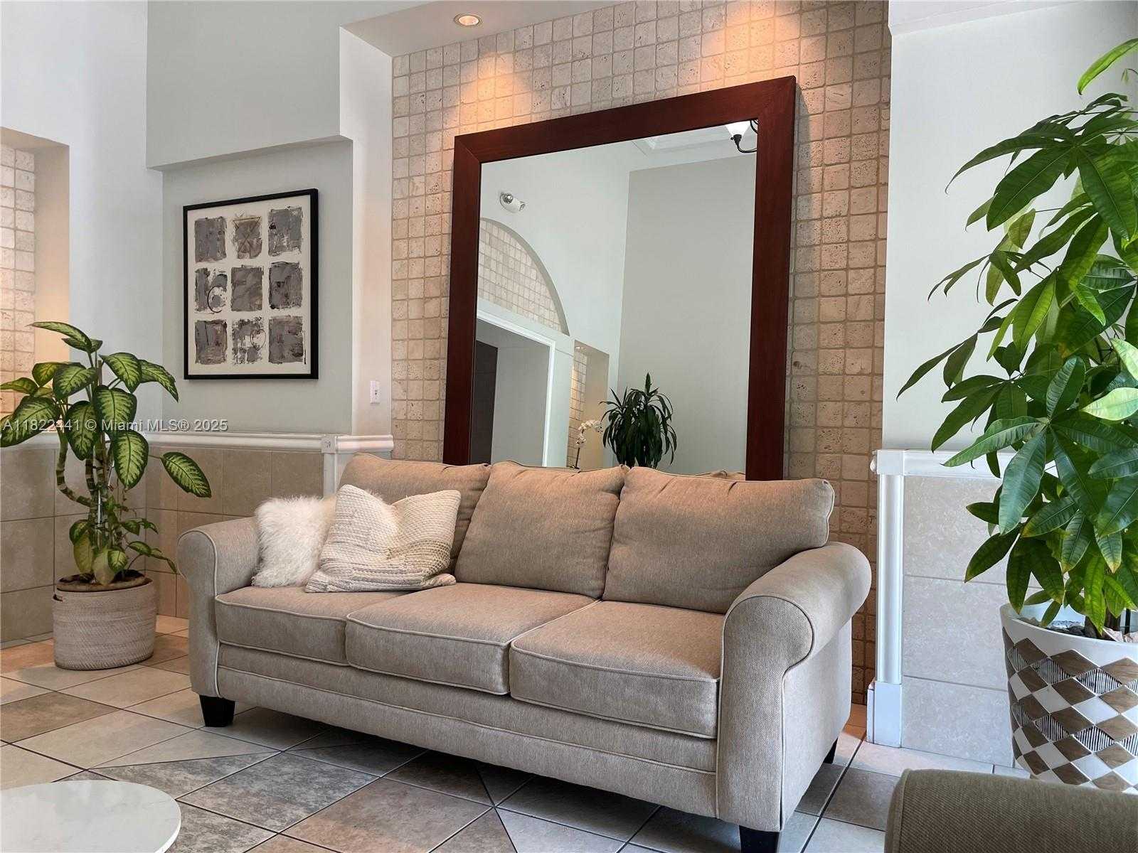 Small Image of 50 MENORES AVE #425, Coral Gables Number 34