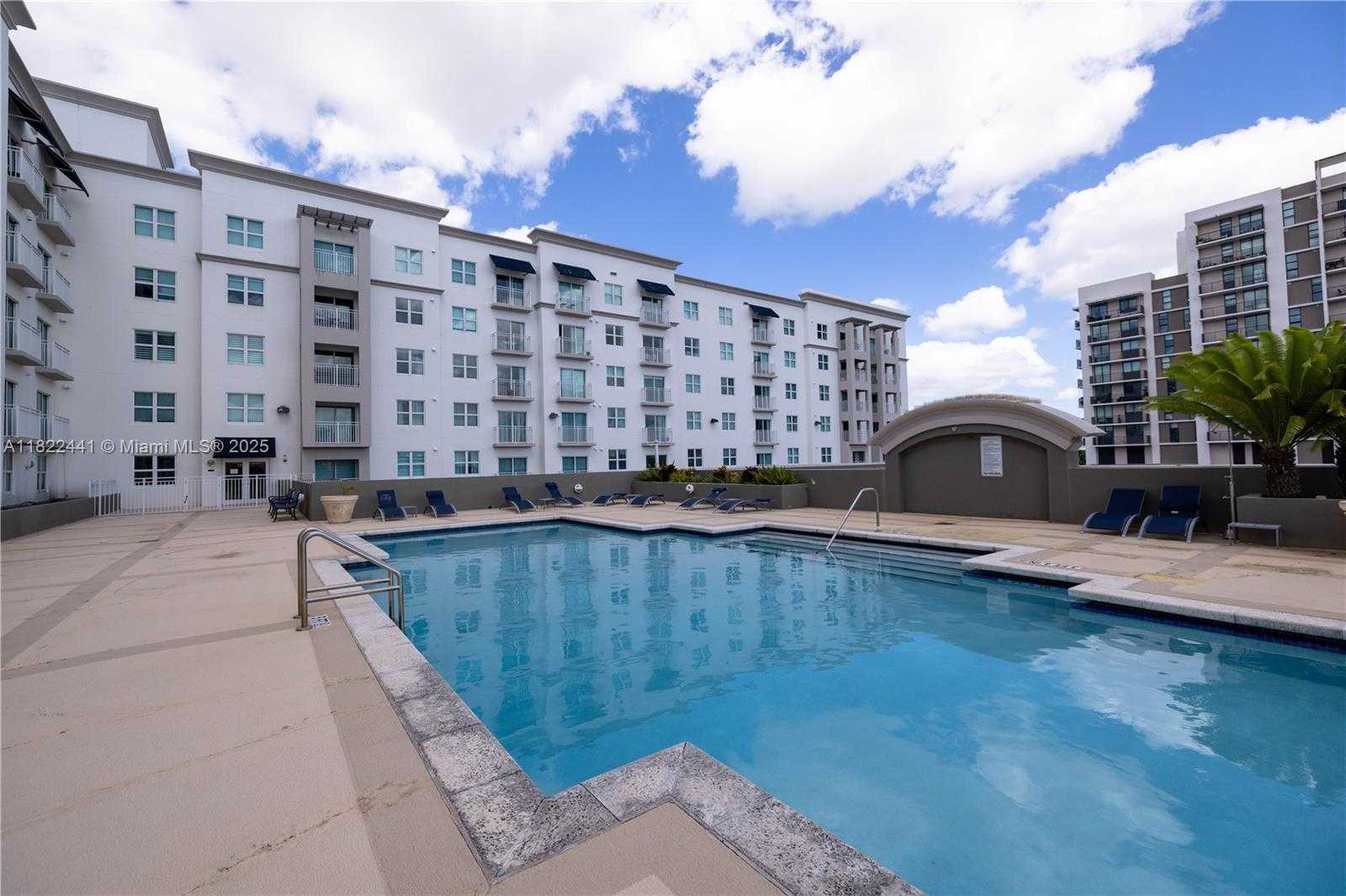 Small Image of 50 MENORES AVE #425, Coral Gables Number 36