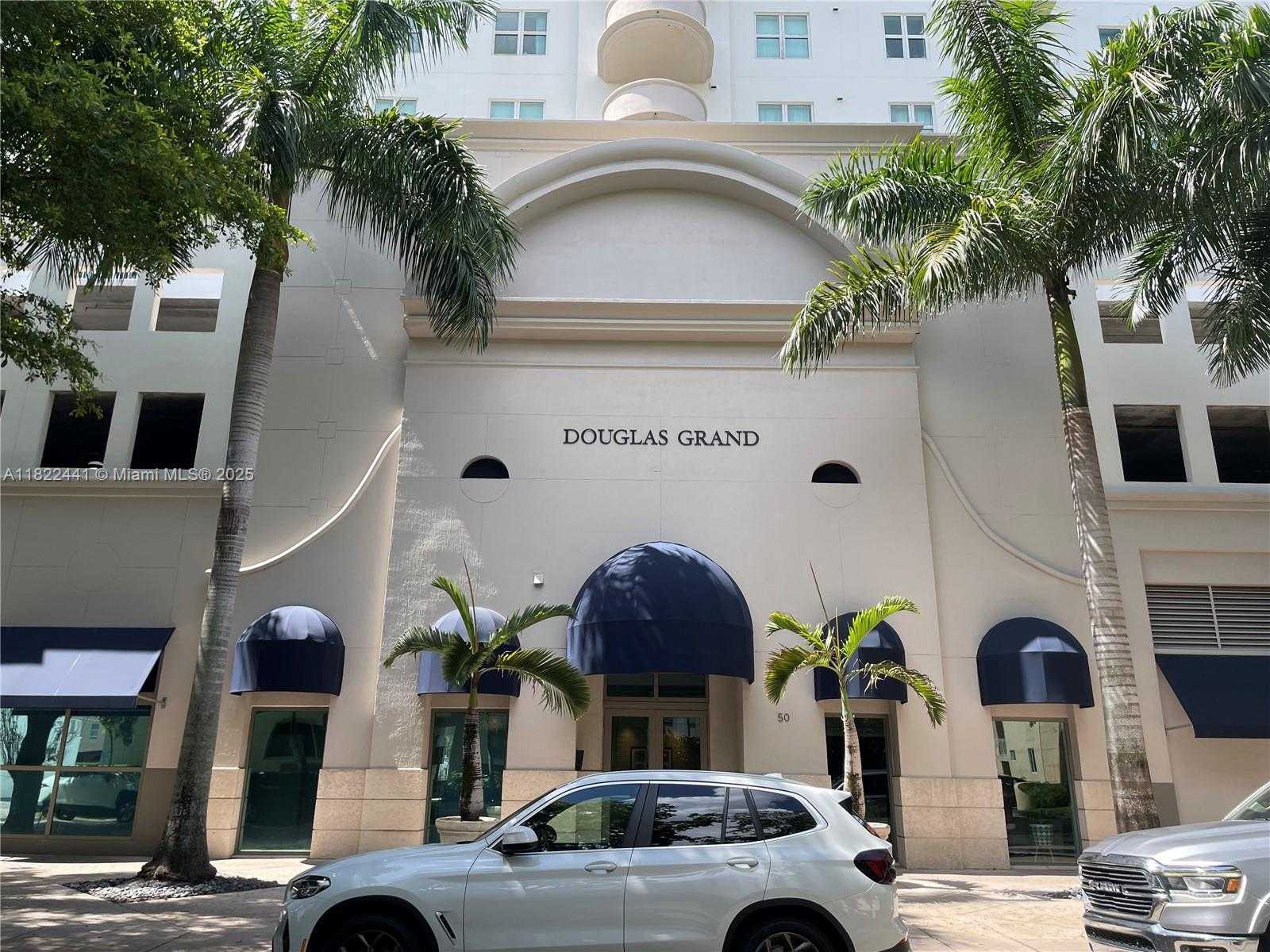Small Image of 50 MENORES AVE #425, Coral Gables Number 4
