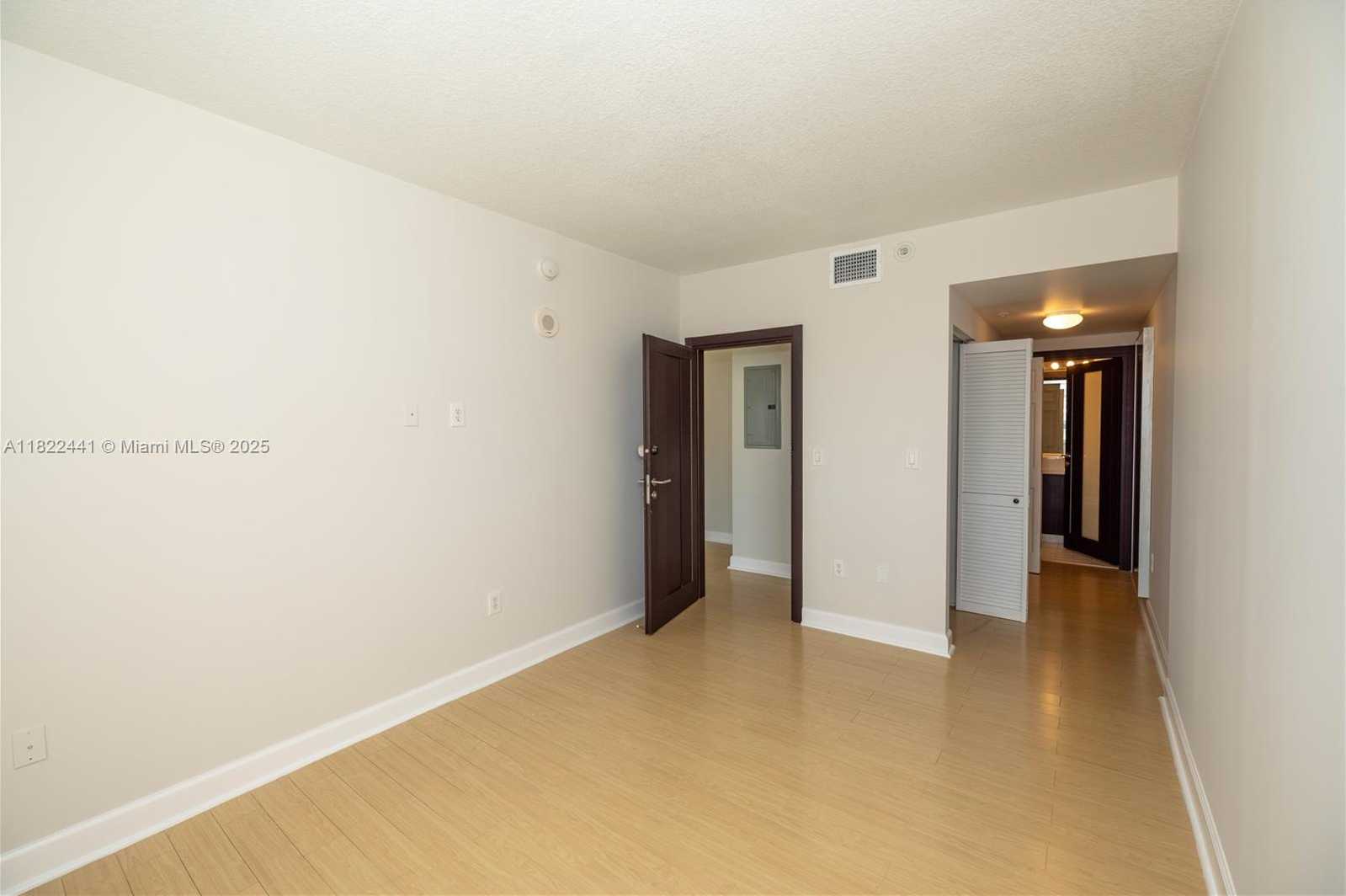 Small Image of 50 MENORES AVE #425, Coral Gables Number 43