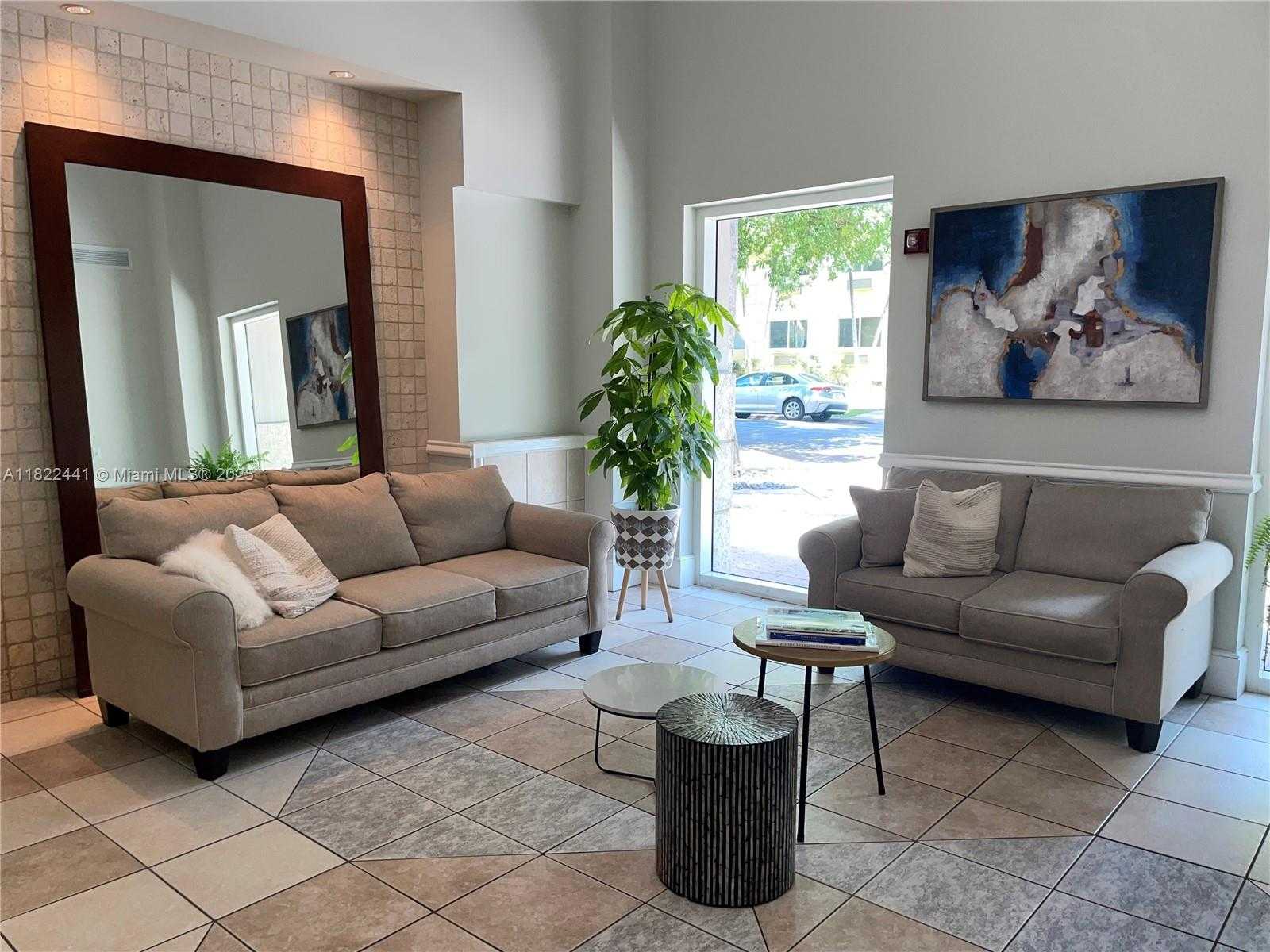 Small Image of 50 MENORES AVE #425, Coral Gables Number 6