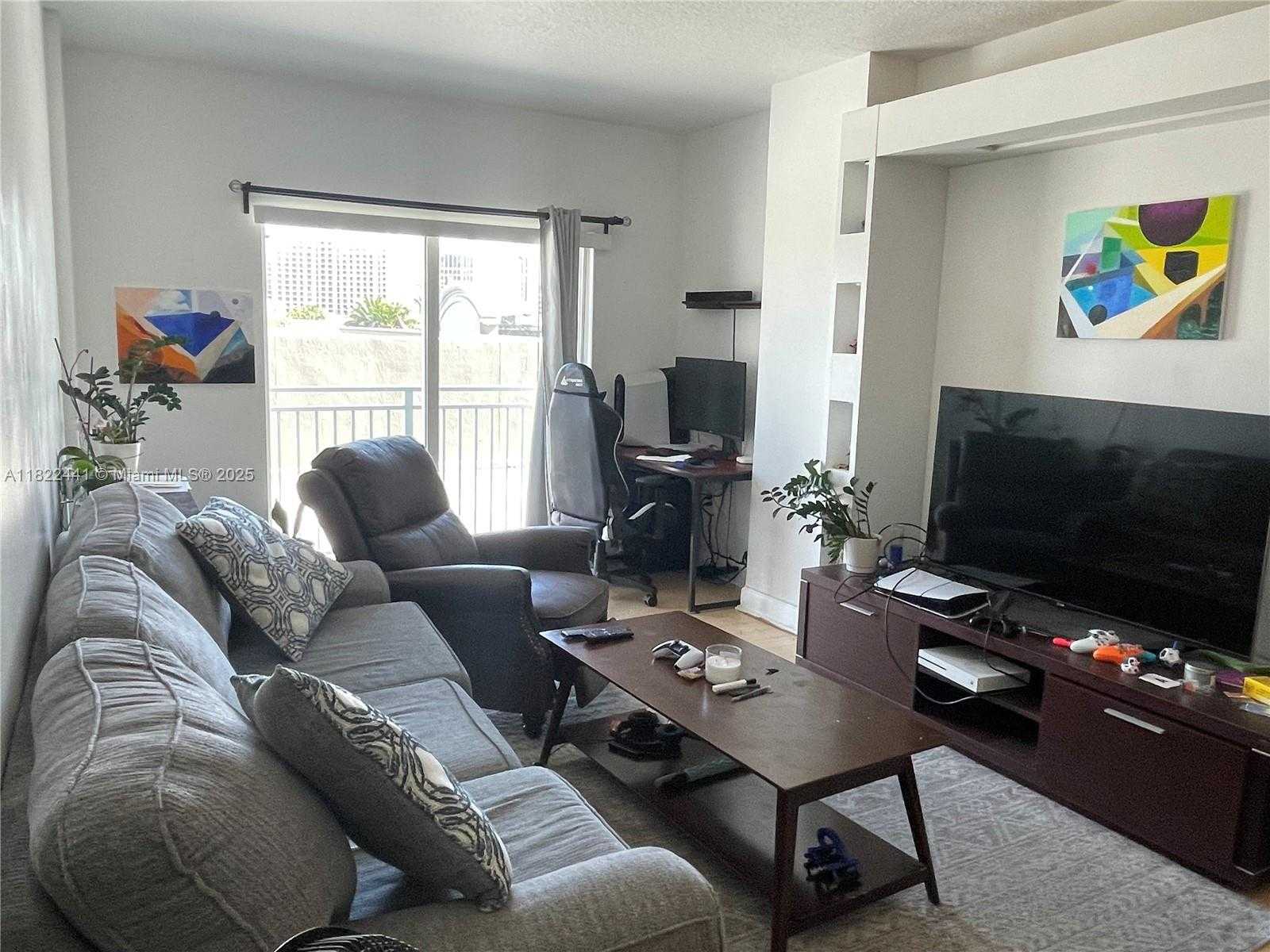 Small Image of 50 MENORES AVE #425, Coral Gables Number 8