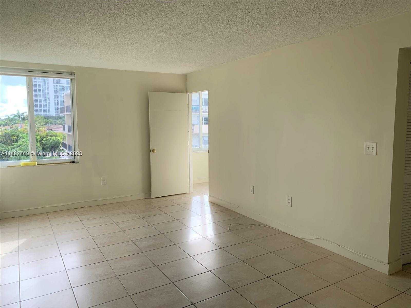 Small Image of Sunny Isles Beach Number 5