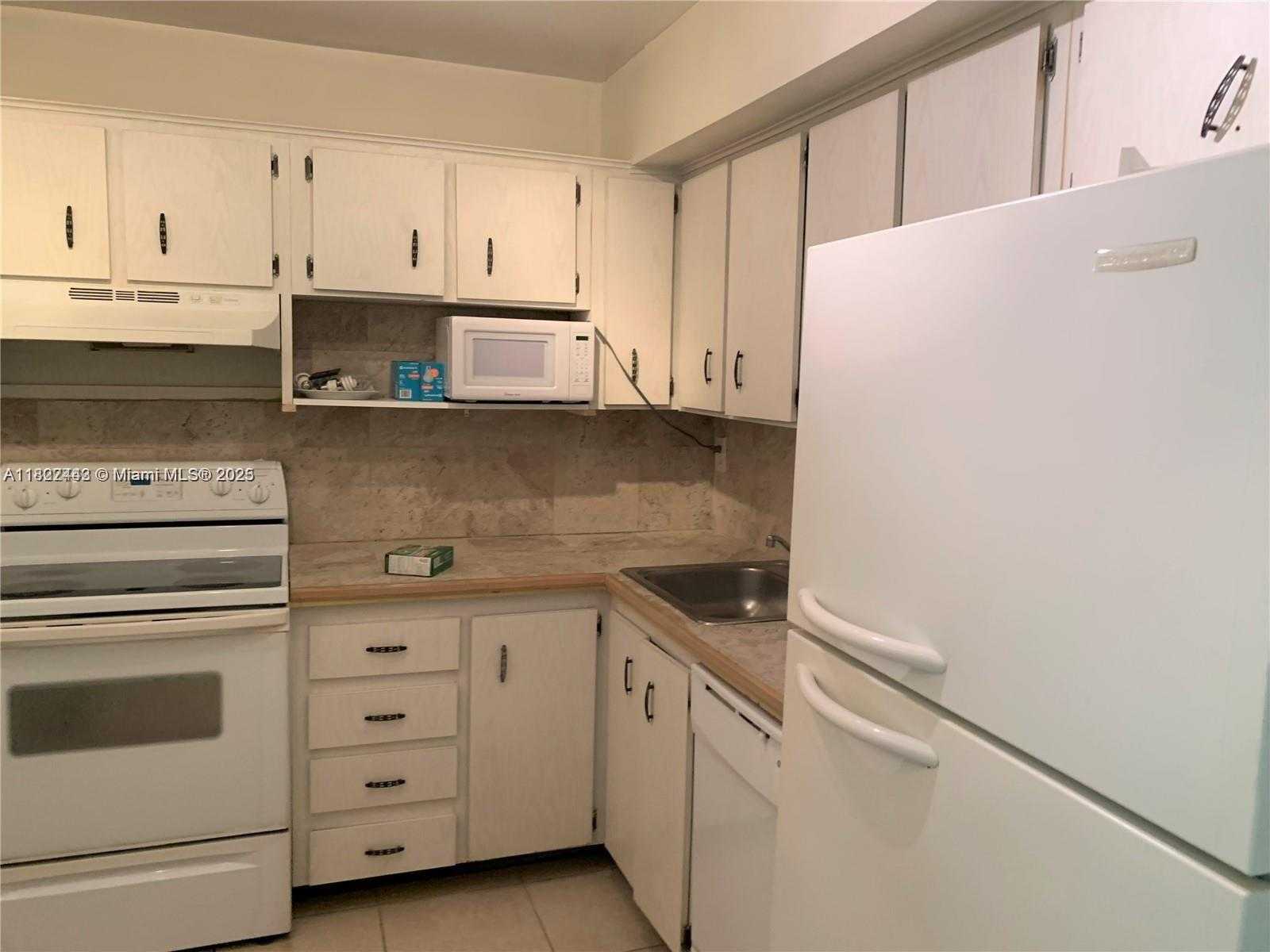 Small Image of Sunny Isles Beach Number 7