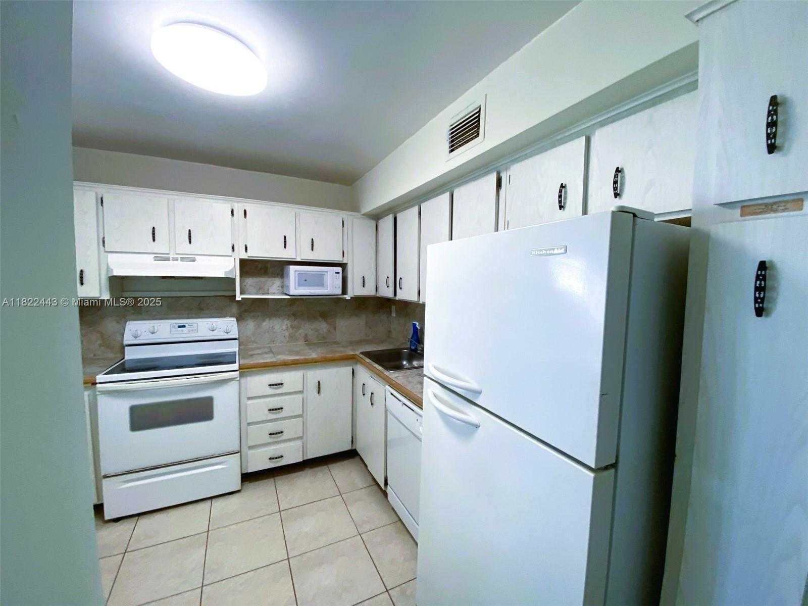 Small Image of Sunny Isles Beach Number 8