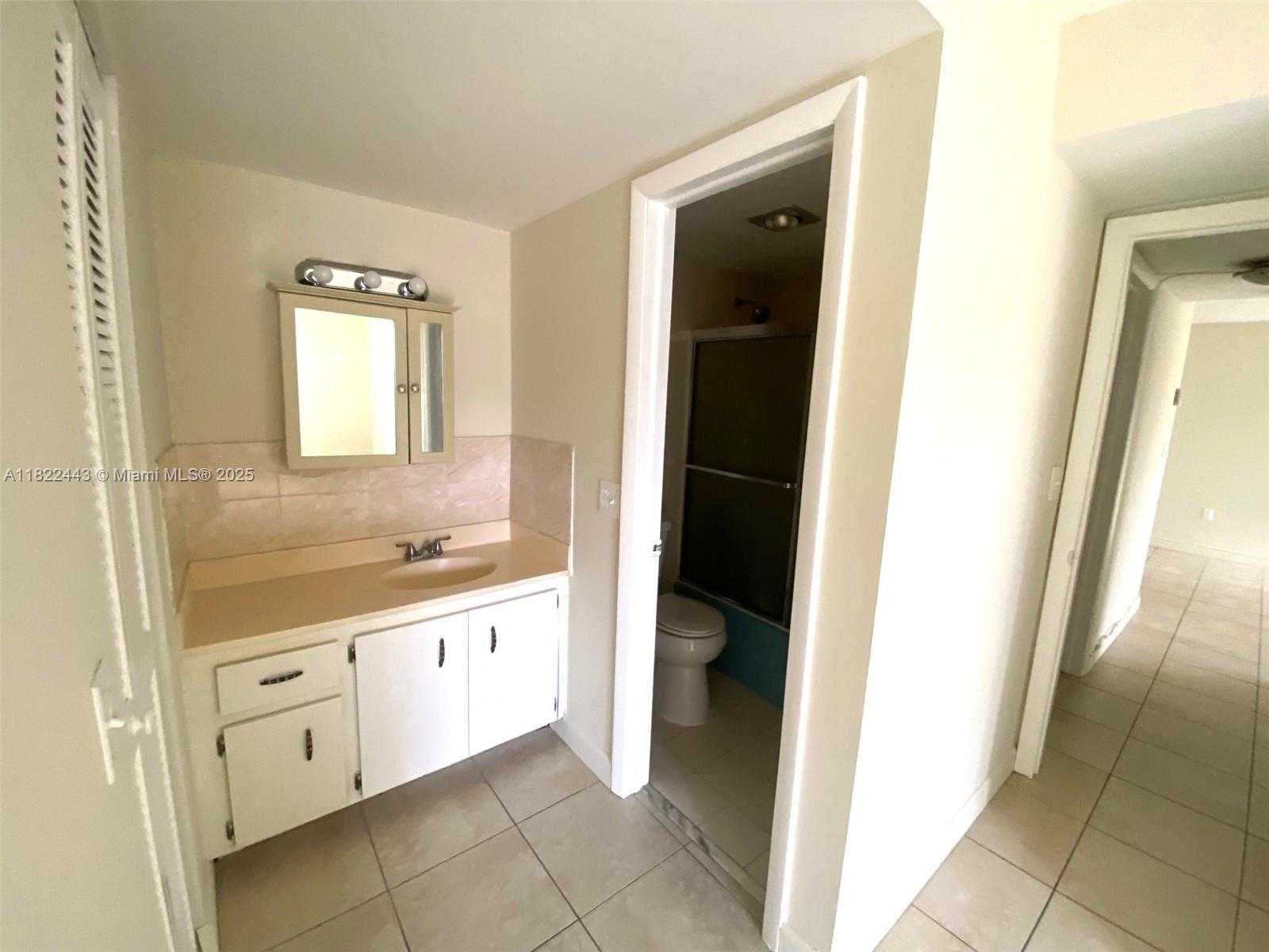 Small Image of Sunny Isles Beach Number 9