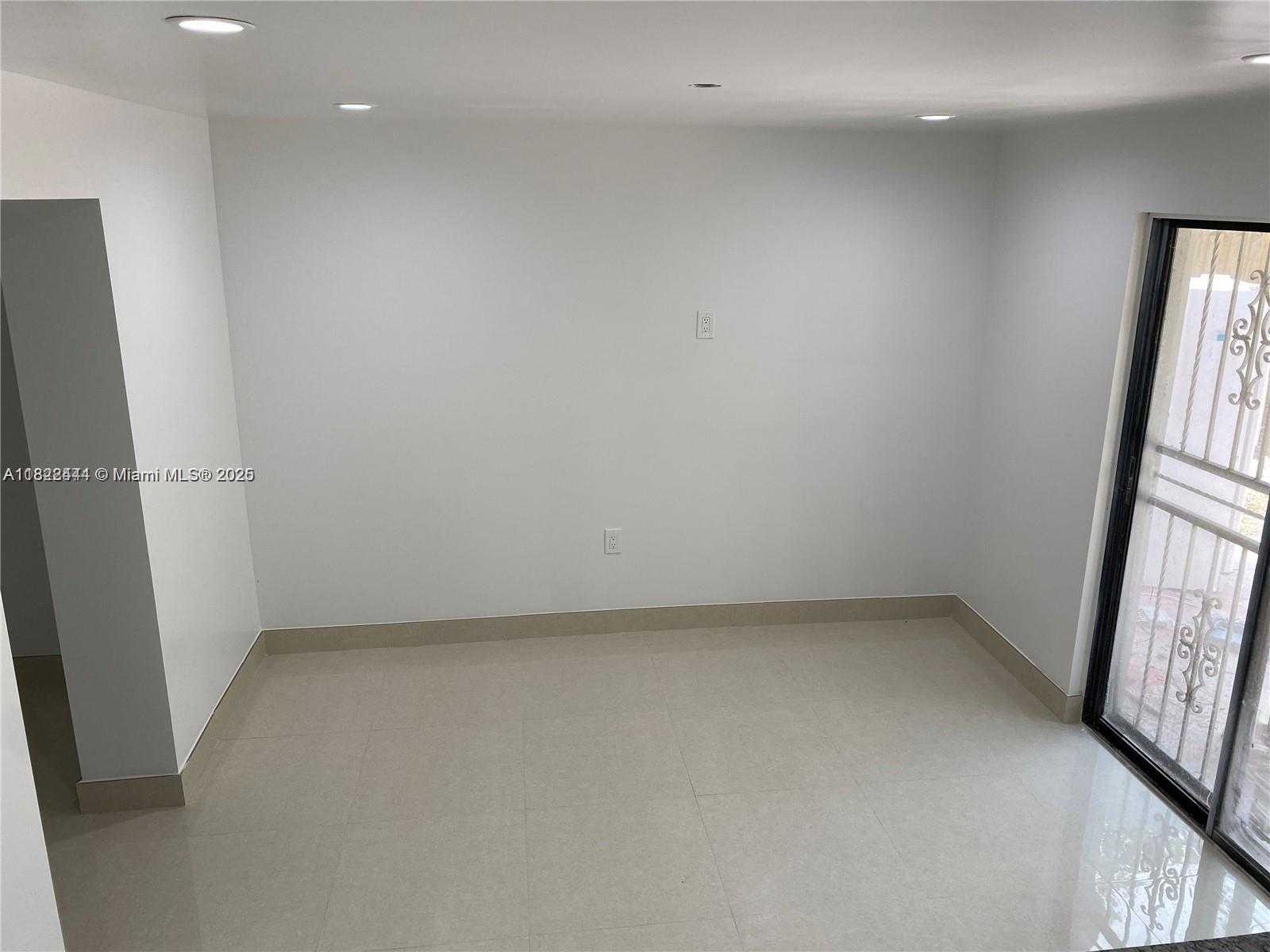 Small Image of 1121 SOUTH WEST 24TH AVE #2, Fort Lauderdale Number 10