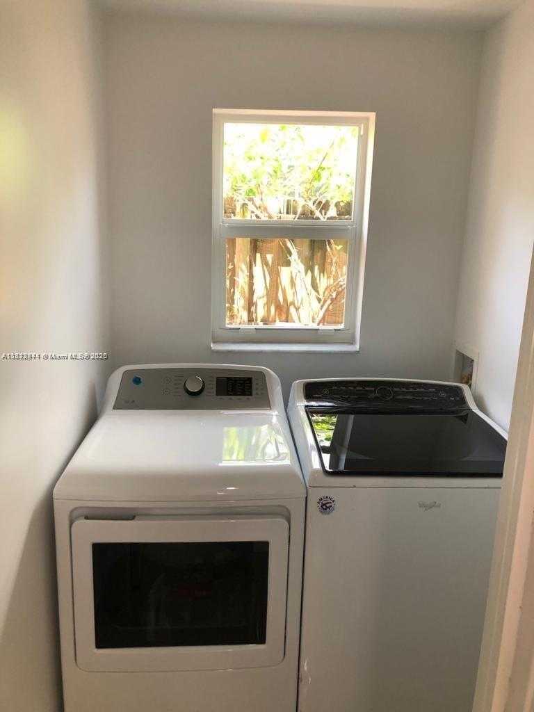 Small Image of 1121 SOUTH WEST 24TH AVE #2, Fort Lauderdale Number 16