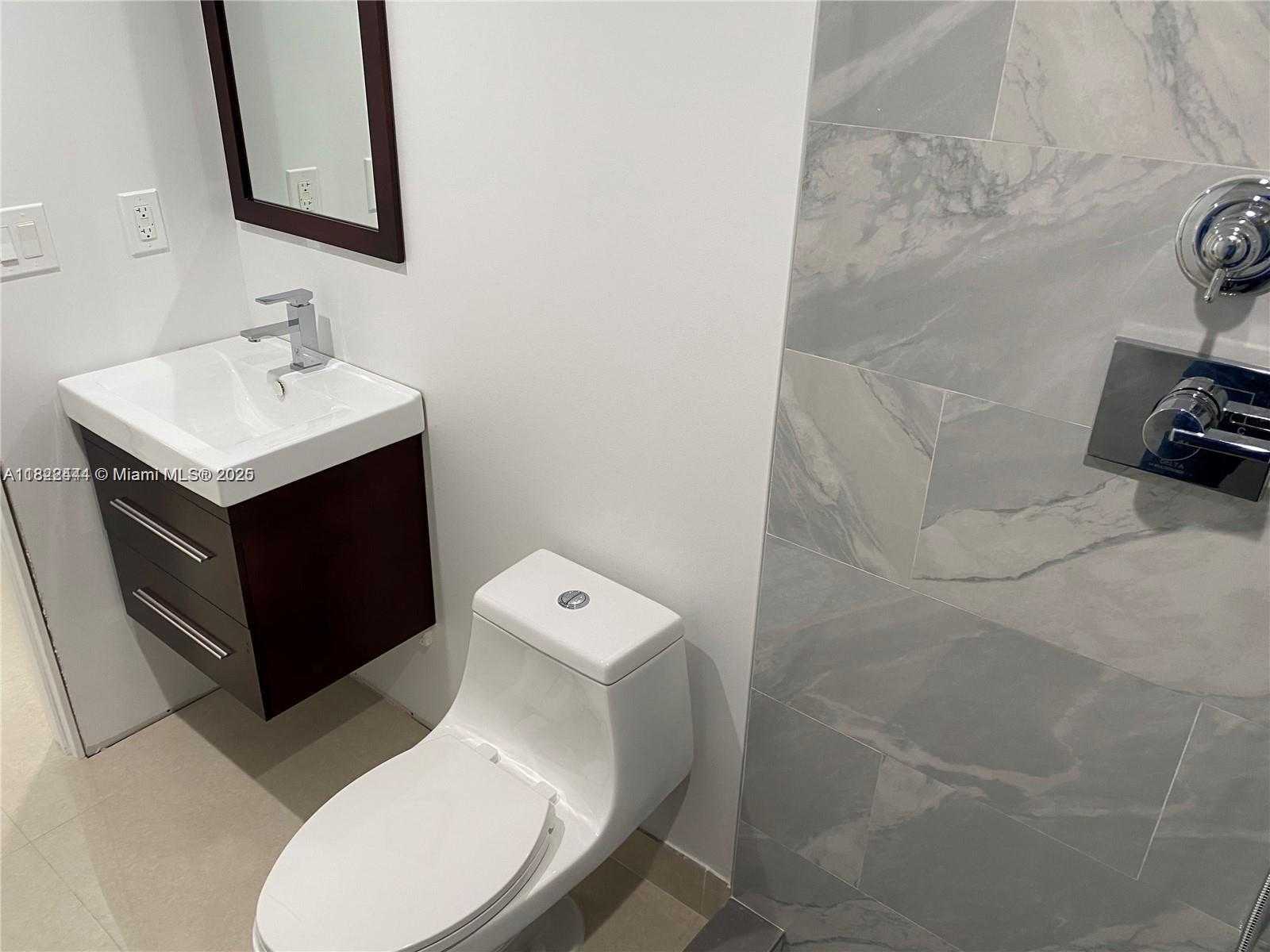 Small Image of 1121 SOUTH WEST 24TH AVE #2, Fort Lauderdale Number 5