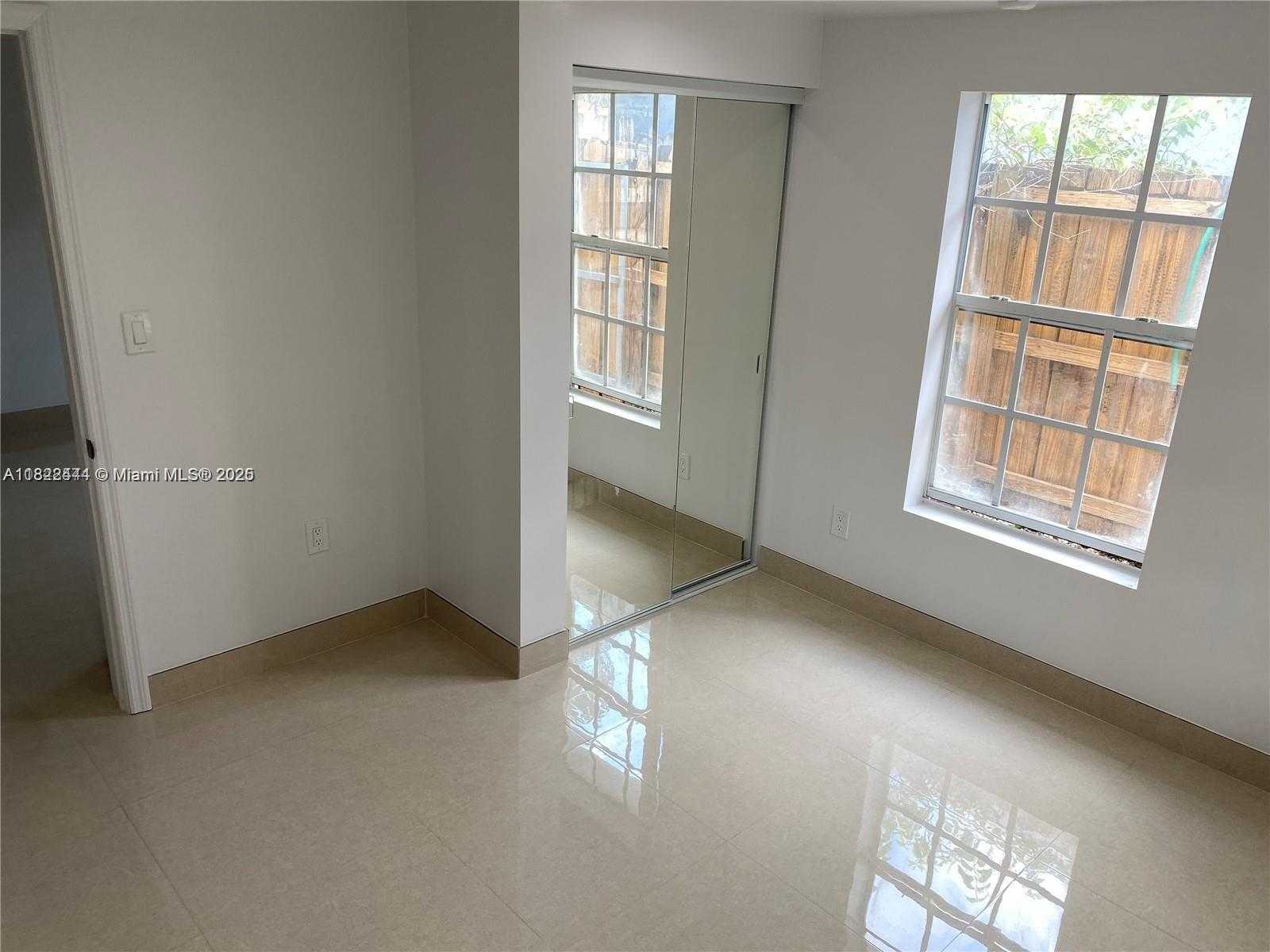 Small Image of 1121 SOUTH WEST 24TH AVE #2, Fort Lauderdale Number 8