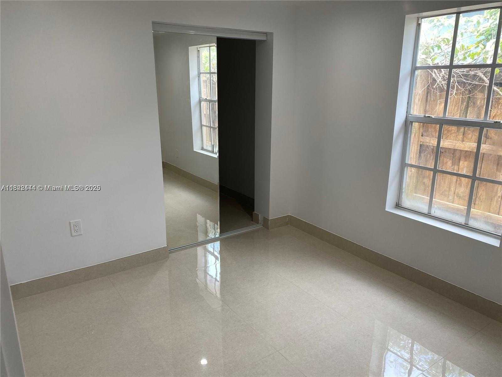 Small Image of 1121 SOUTH WEST 24TH AVE #2, Fort Lauderdale Number 9