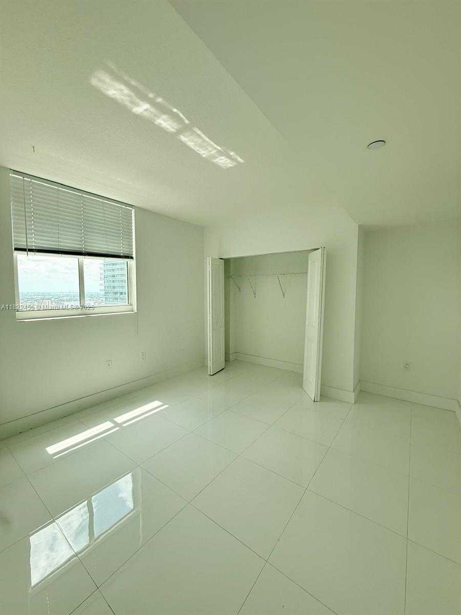 Small Image of 1250 SOUTH MIAMI AVE #3306, Miami Number 13