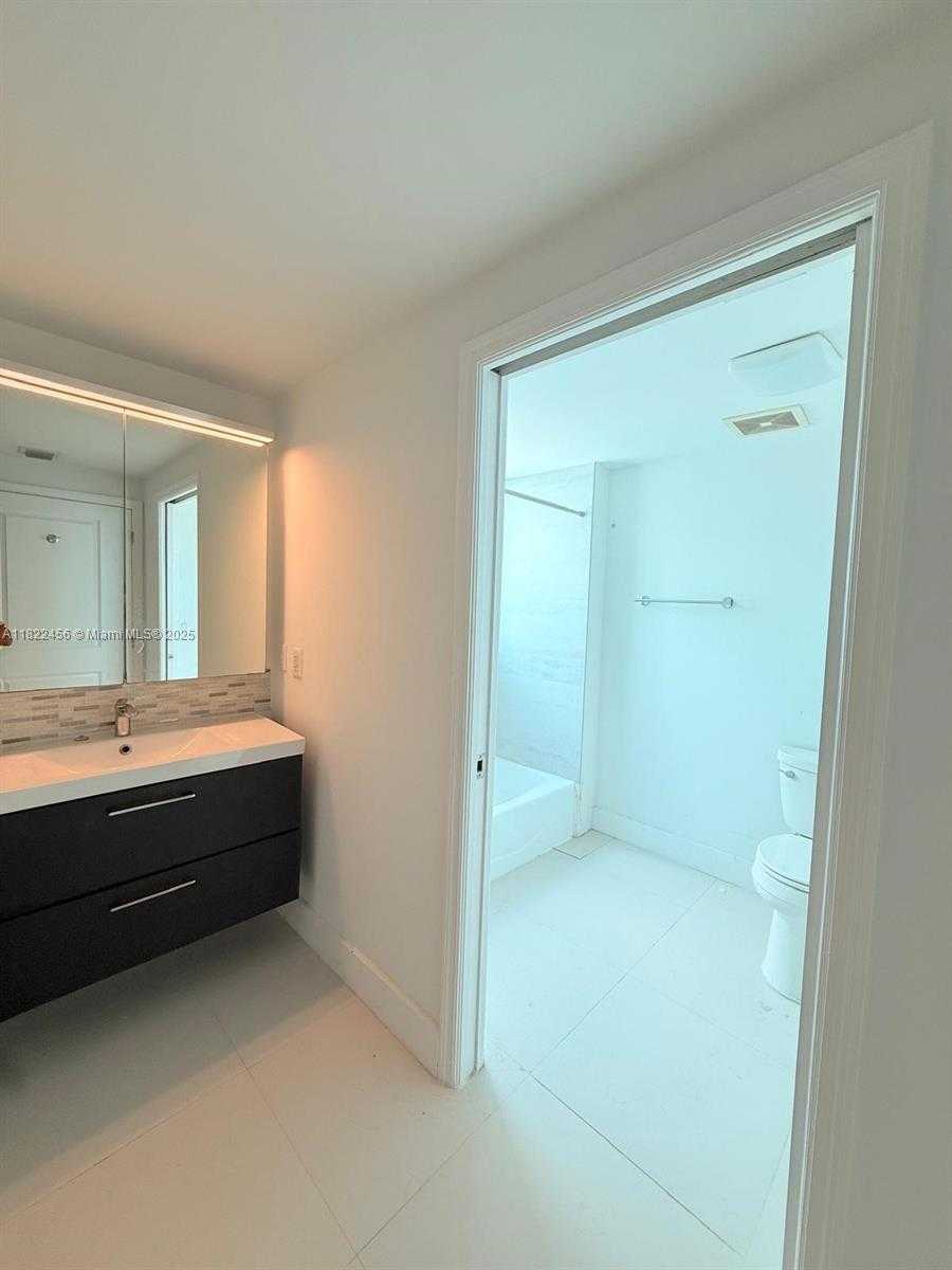 Small Image of 1250 SOUTH MIAMI AVE #3306, Miami Number 17