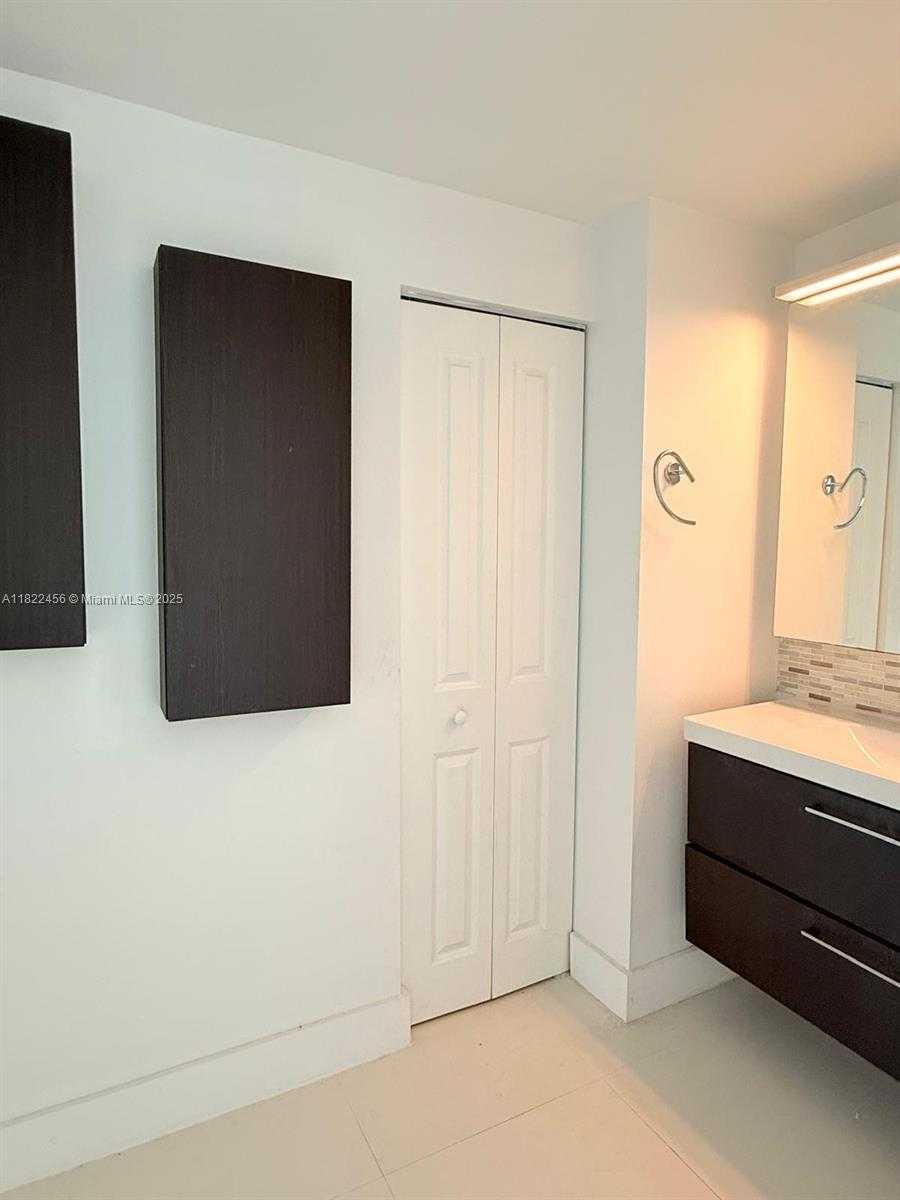Small Image of 1250 SOUTH MIAMI AVE #3306, Miami Number 18