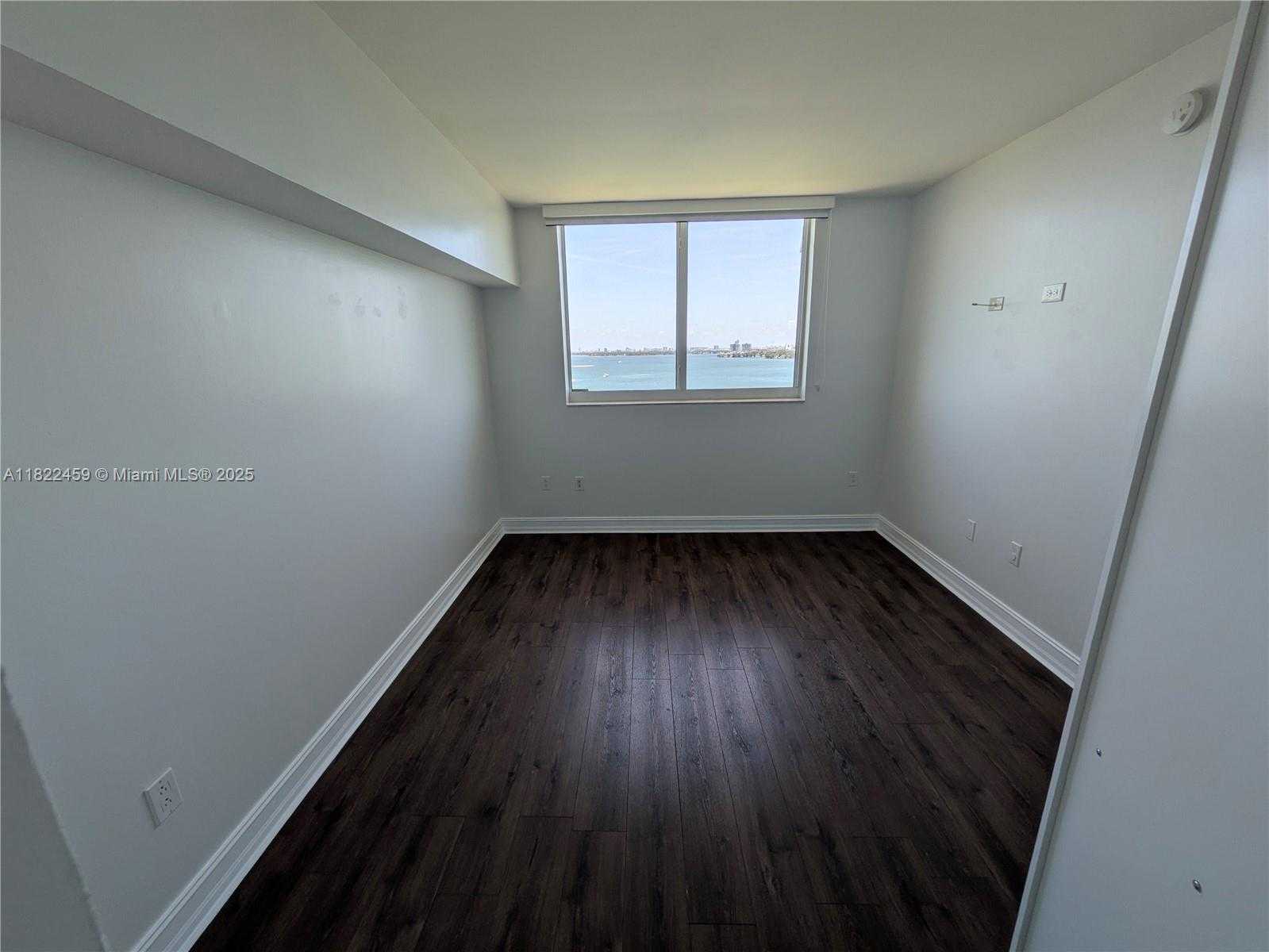 Small Image of 1800 NORTH BAYSHORE DR #2003, Miami Number 19