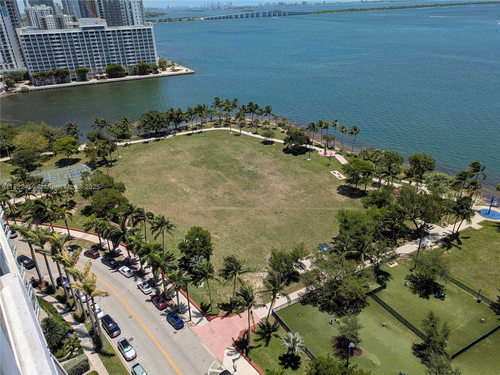 Small Image of 1800 NORTH BAYSHORE DR #2003, Miami Number 23