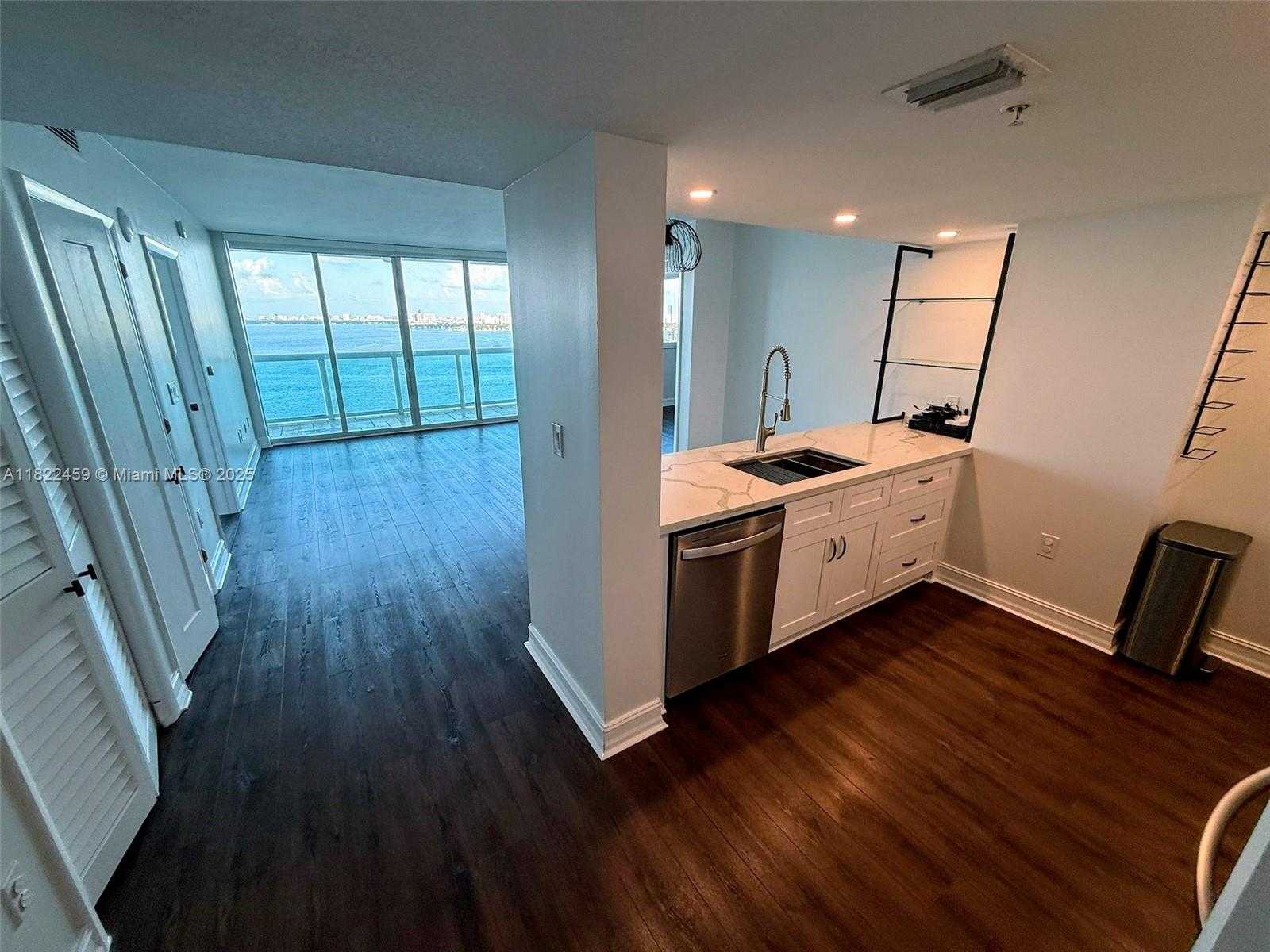 Small Image of 1800 NORTH BAYSHORE DR #2003, Miami Number 4