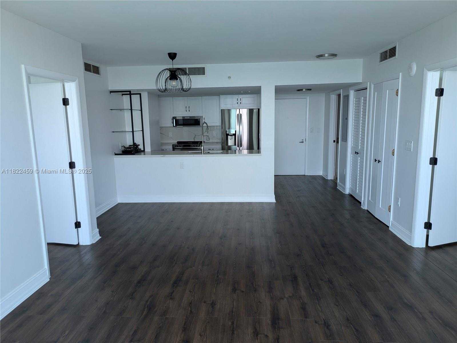 Small Image of 1800 NORTH BAYSHORE DR #2003, Miami Number 6