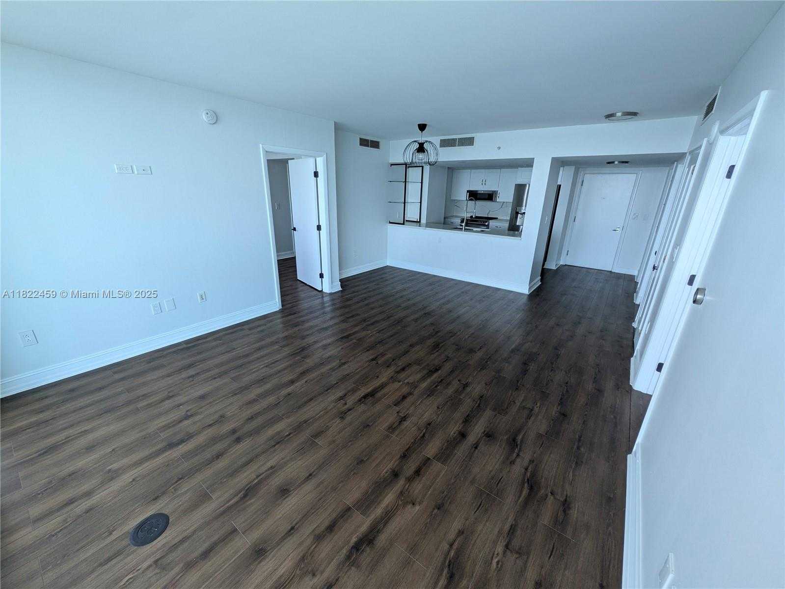 Small Image of 1800 NORTH BAYSHORE DR #2003, Miami Number 7