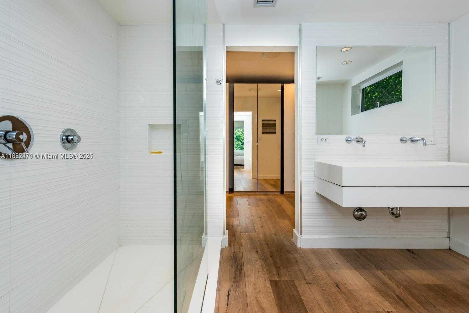 Small Image of 575 WEST 50TH ST, Miami Beach Number 16
