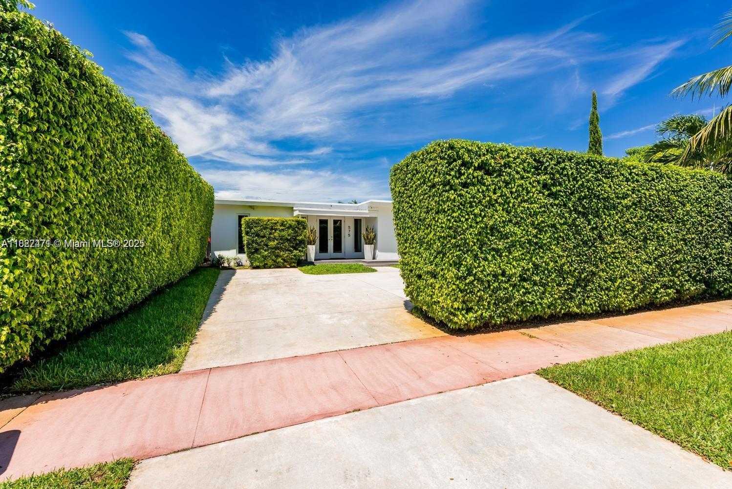 Small Image of 575 WEST 50TH ST, Miami Beach Number 2