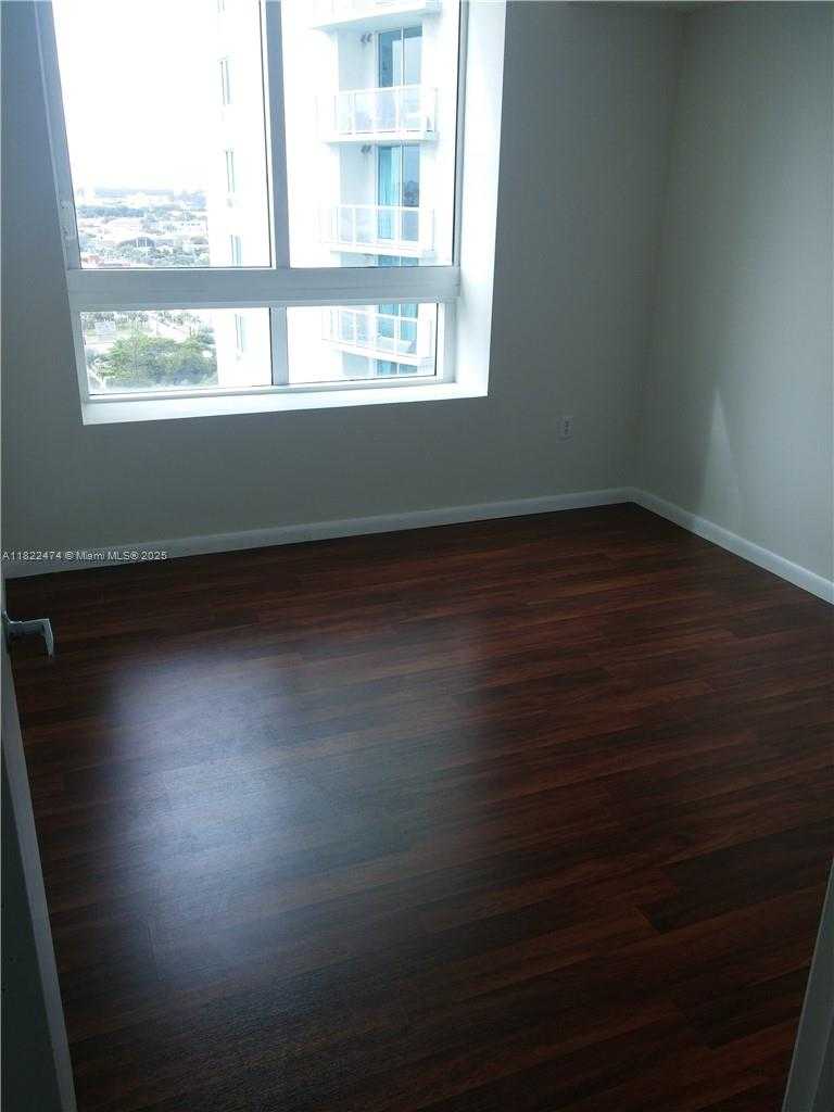 Small Image of 1900 NORTH BAYSHORE DR #1811, Miami Number 5