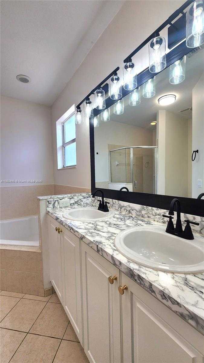 Small Image of 343 NORTH EAST 36TH TERRACE, Homestead Number 14