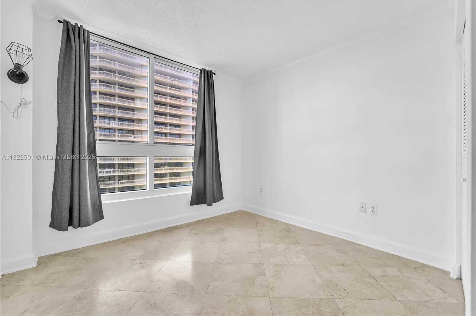 Small Image of 2951 SOUTH BAYSHORE DR #1017, Miami Number 12