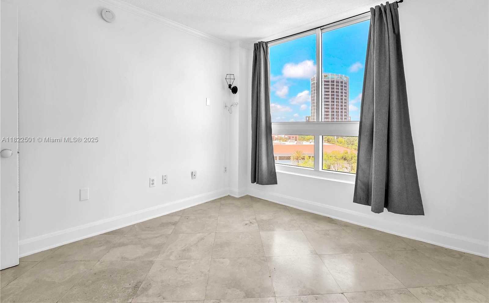 Small Image of 2951 SOUTH BAYSHORE DR #1017, Miami Number 13