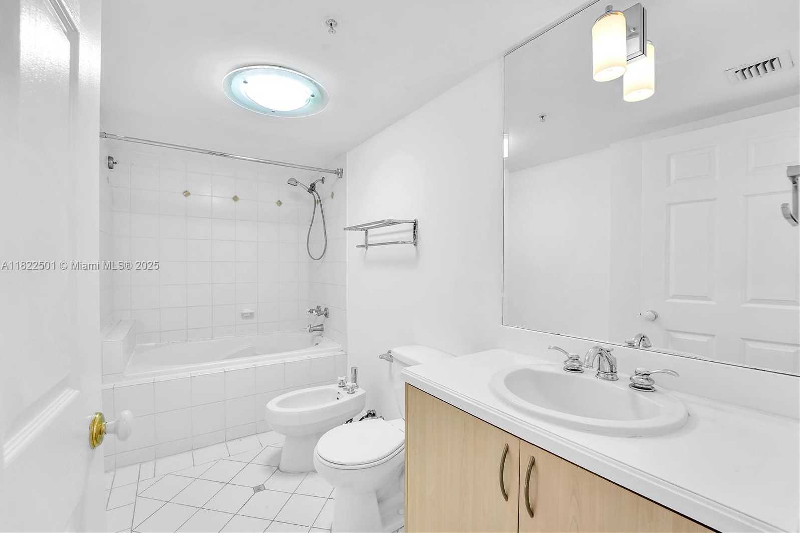 Small Image of 2951 SOUTH BAYSHORE DR #1017, Miami Number 15