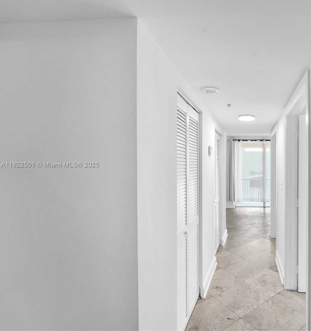 Small Image of 2951 SOUTH BAYSHORE DR #1017, Miami Number 8