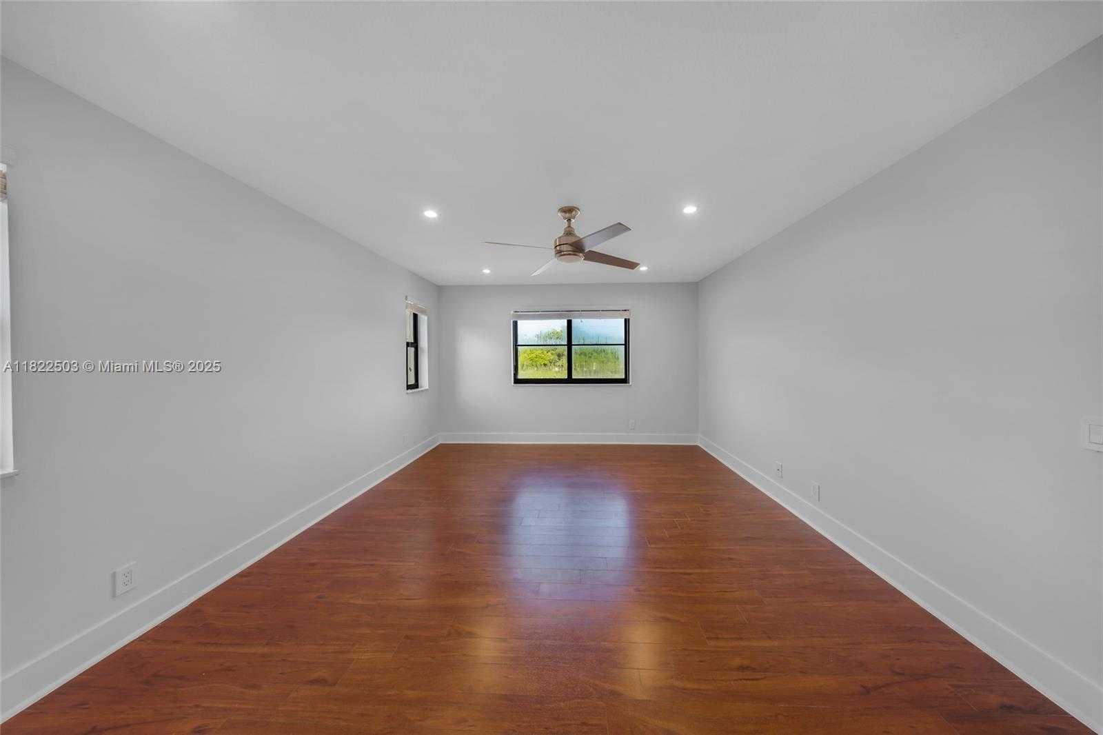 Small Image of 1538 TAMARIND CT, Weston Number 25