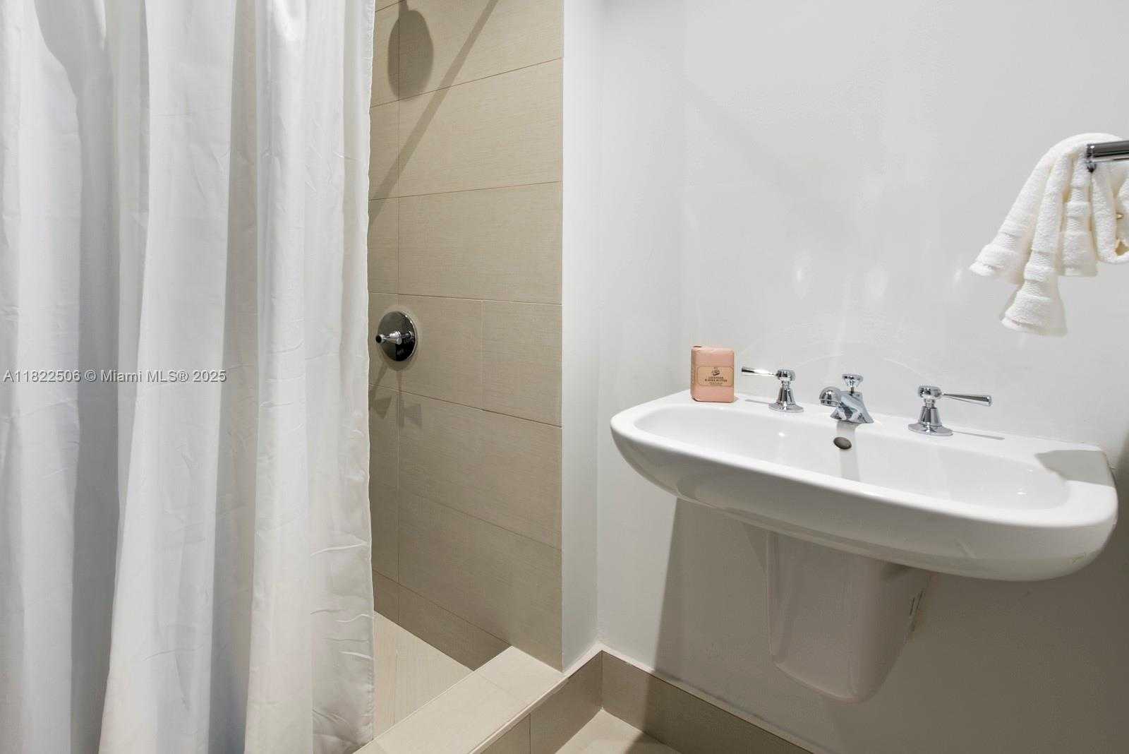 Small Image of 15701 COLLINS AVE #4601, Sunny Isles Beach Number 25