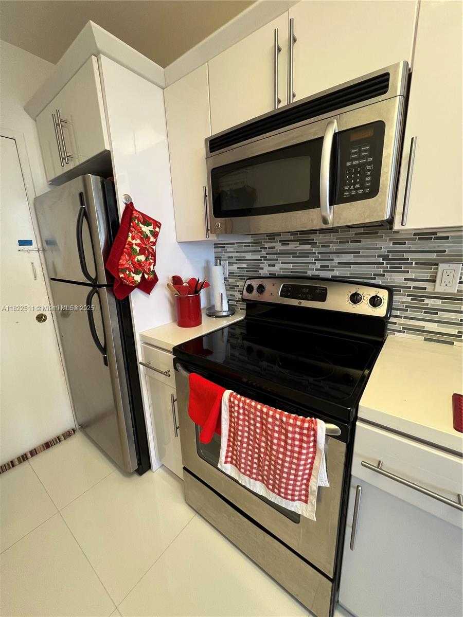 Small Image of 100 LINCOLN RD #909, Miami Beach Number 15