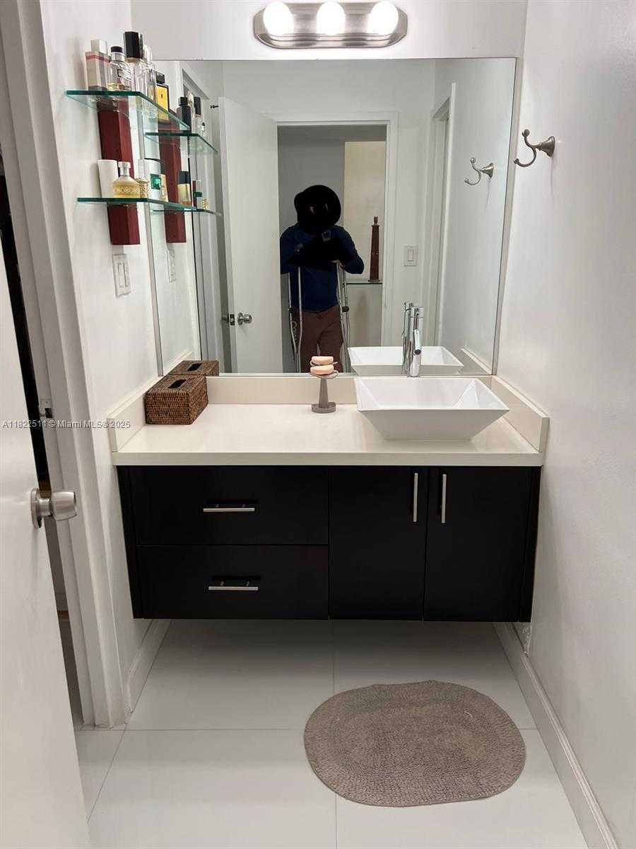 Small Image of 100 LINCOLN RD #909, Miami Beach Number 22