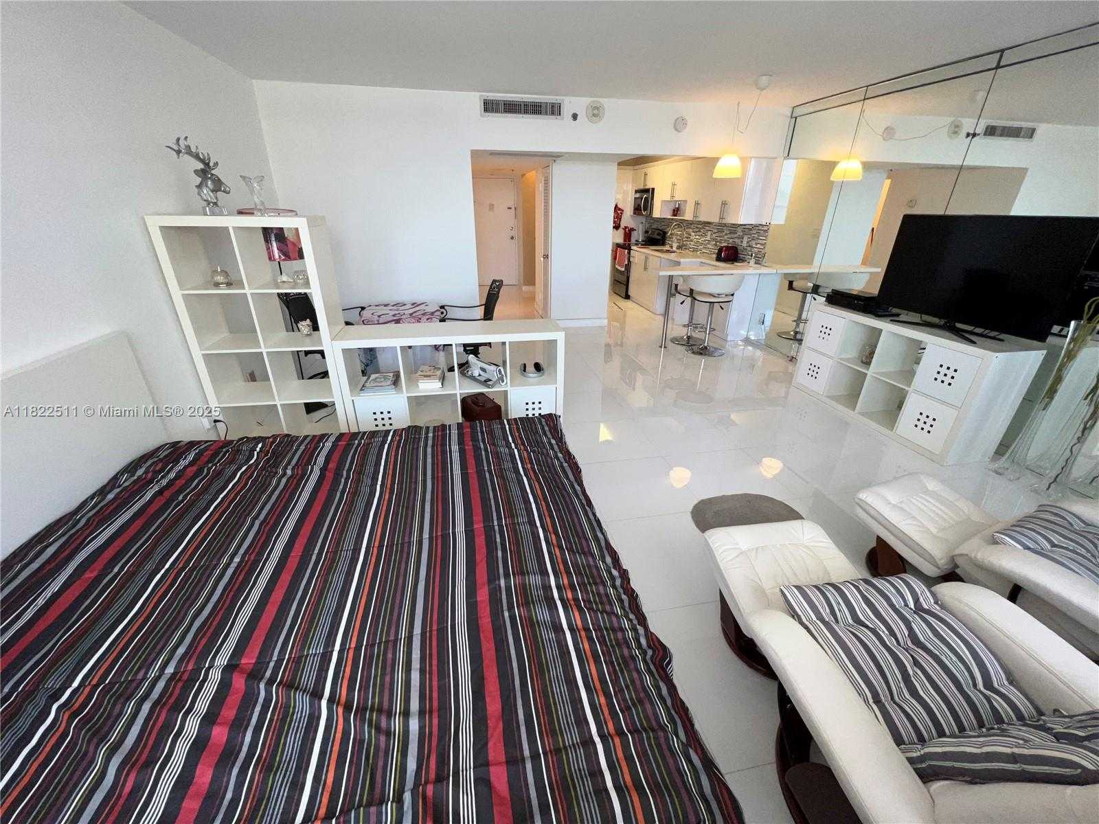Small Image of 100 LINCOLN RD #909, Miami Beach Number 9