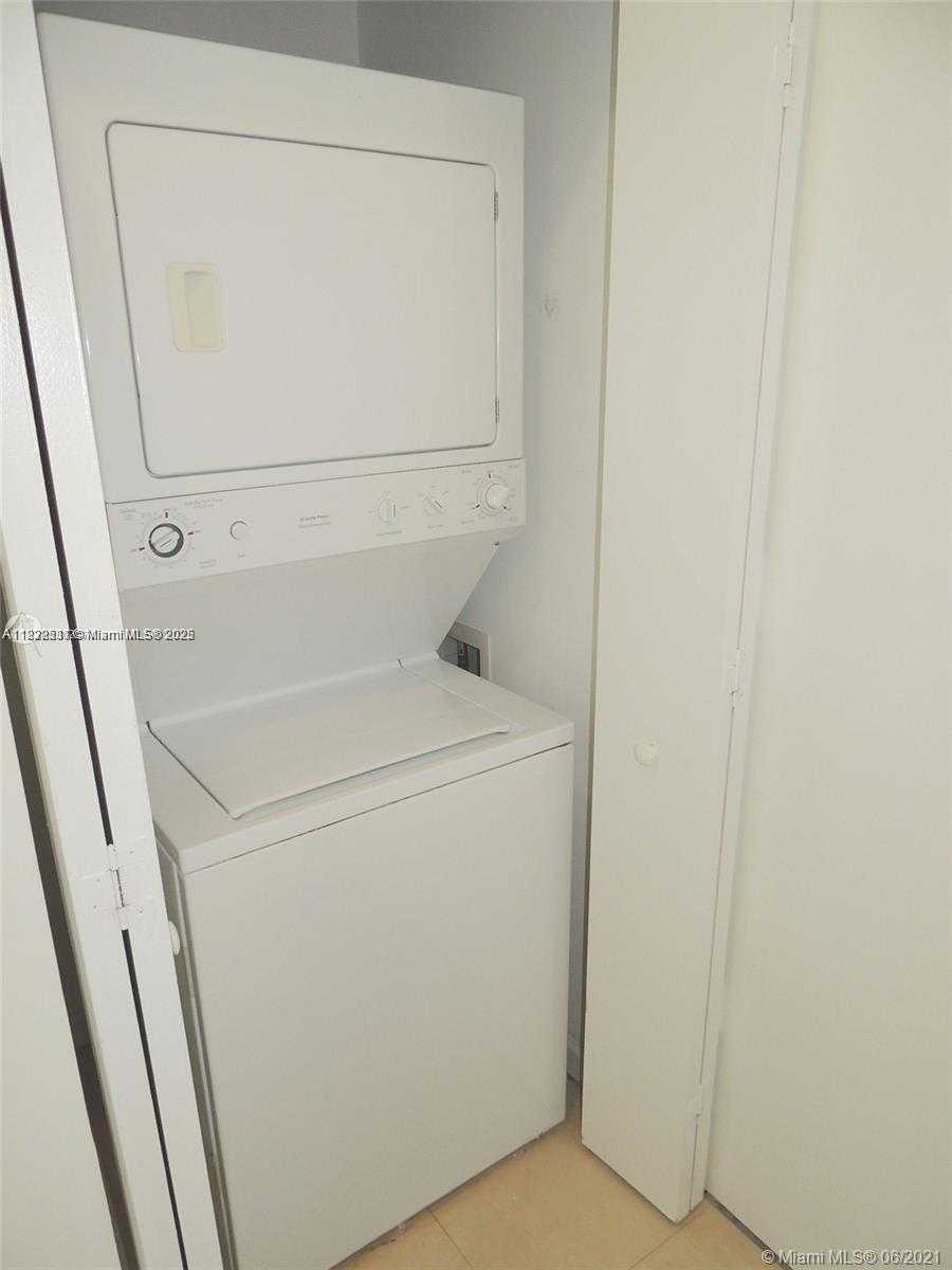 Small Image of 690 SOUTH WEST 1ST CT #1825, Miami Number 14