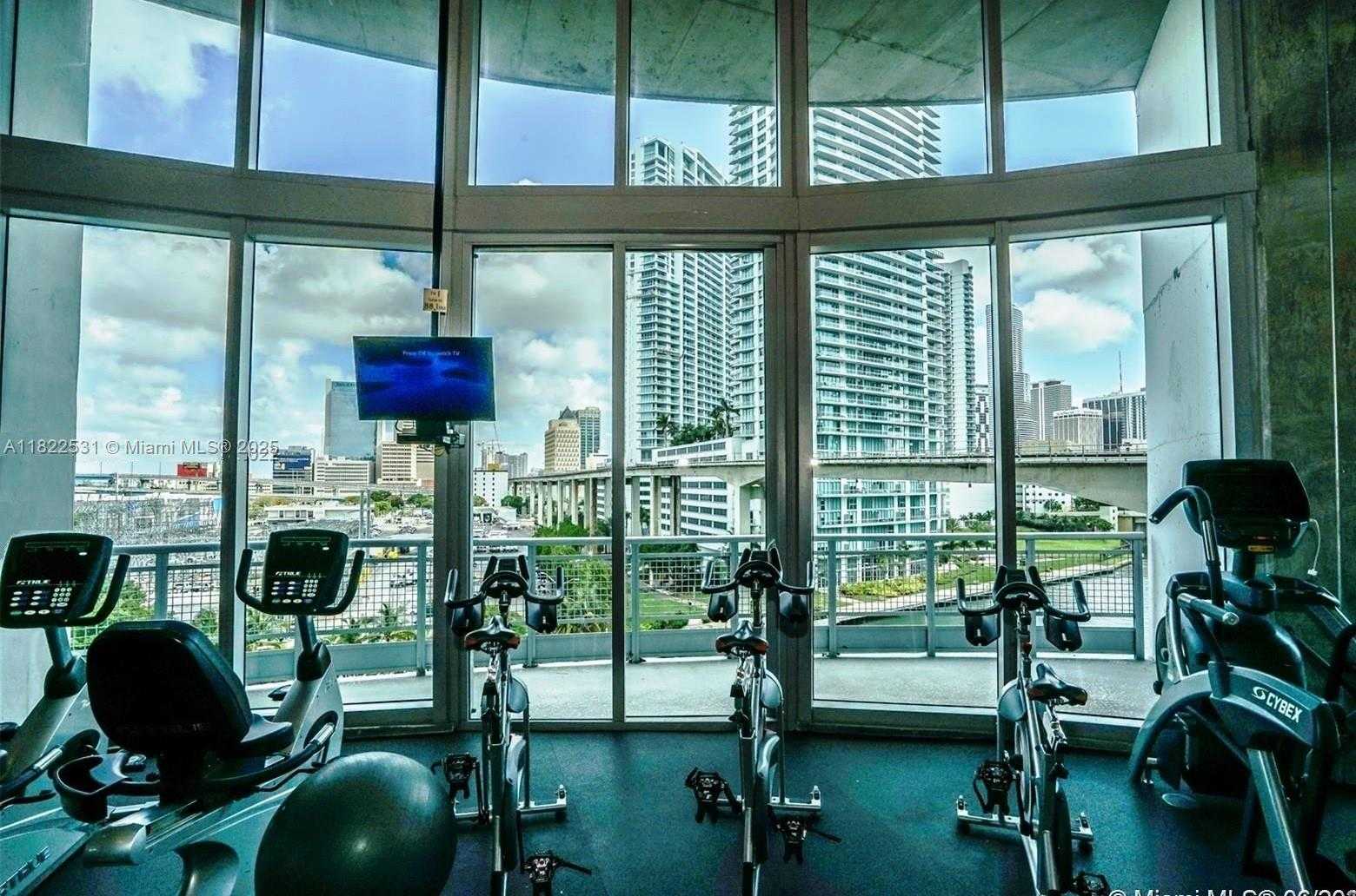 Small Image of 690 SOUTH WEST 1ST CT #1825, Miami Number 16