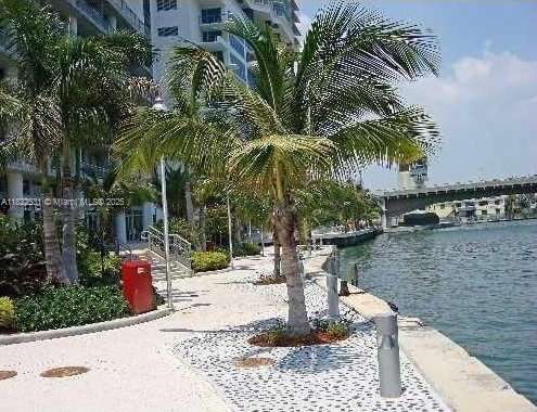 Small Image of 690 SOUTH WEST 1ST CT #1825, Miami Number 2