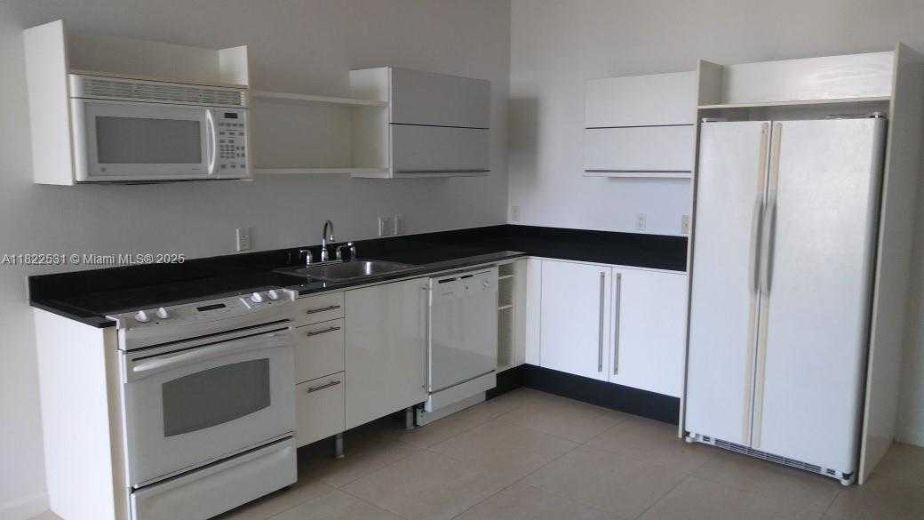 Small Image of 690 SOUTH WEST 1ST CT #1825, Miami Number 6