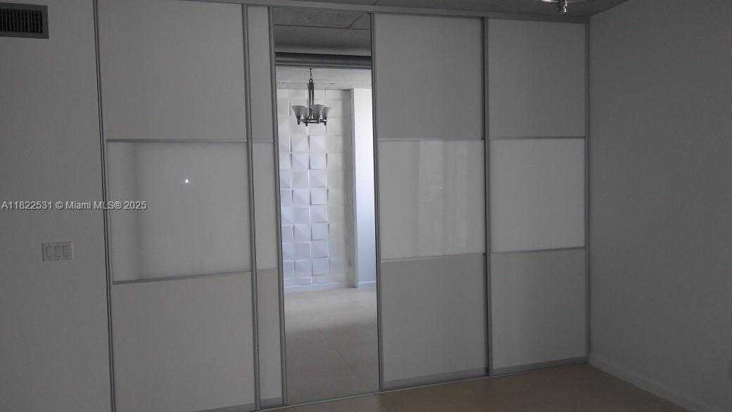 Small Image of 690 SOUTH WEST 1ST CT #1825, Miami Number 9