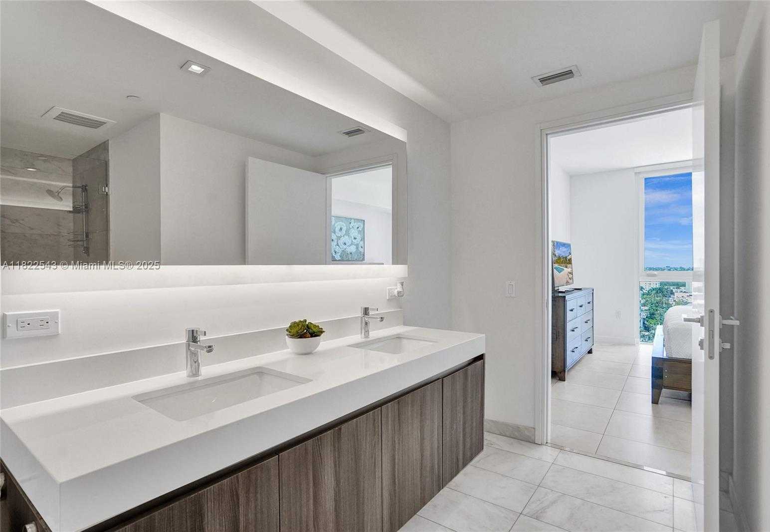 Small Image of 401 NORTH BIRCH RD #1113, Fort Lauderdale Number 6