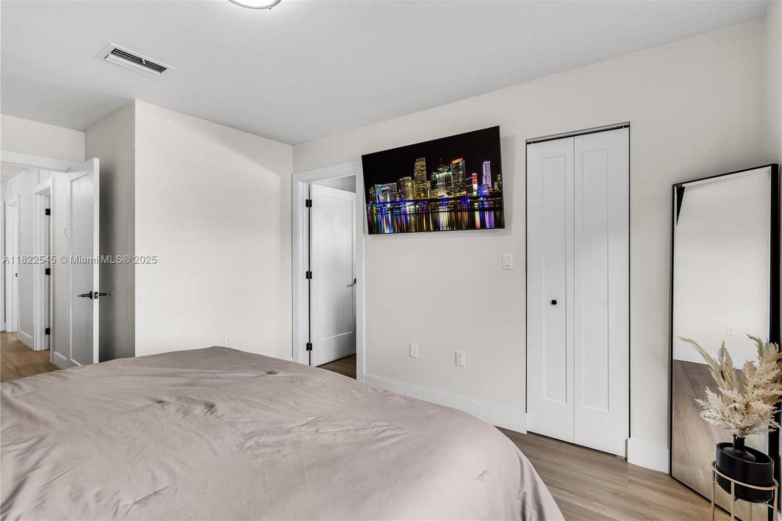 Small Image of 8755 SOUTH WEST 34TH ST #2, Miami Number 17