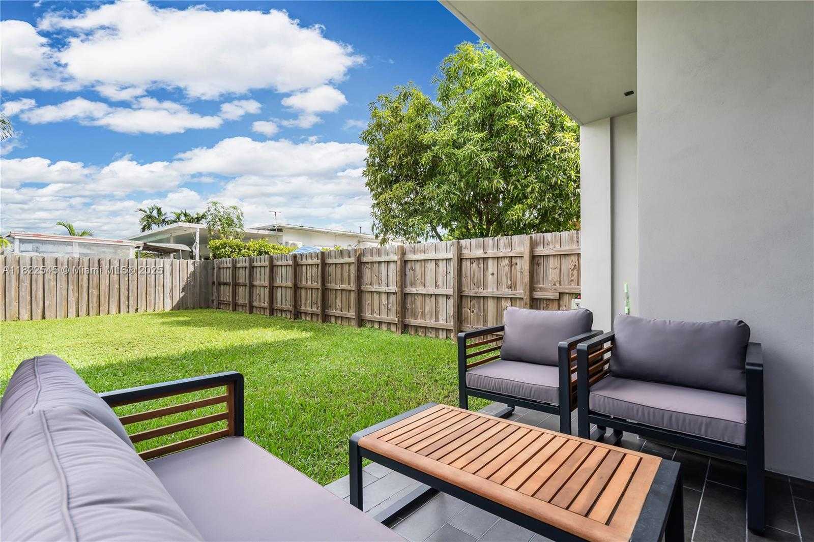 Small Image of 8755 SOUTH WEST 34TH ST #2, Miami Number 24