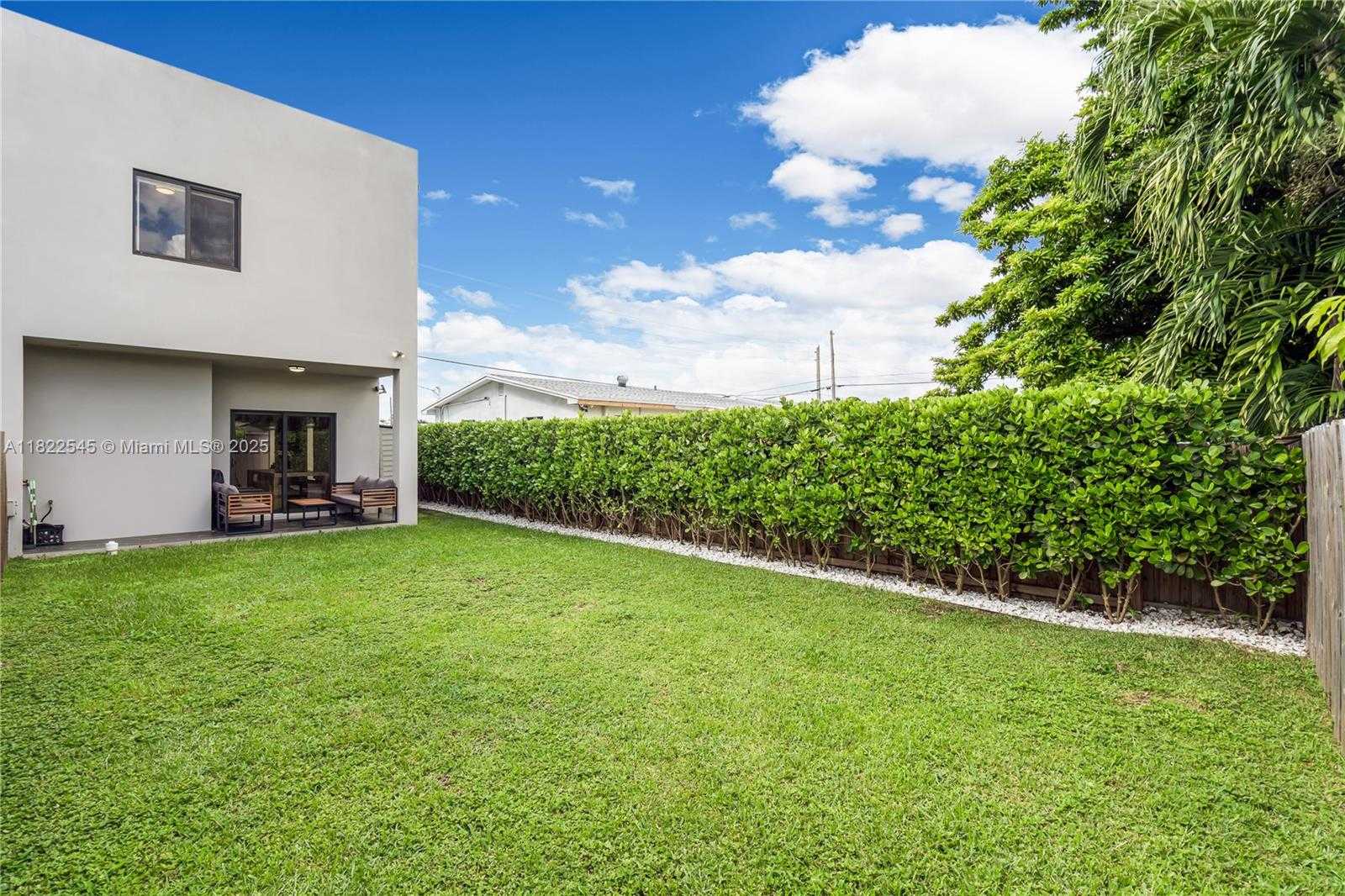 Small Image of 8755 SOUTH WEST 34TH ST #2, Miami Number 25
