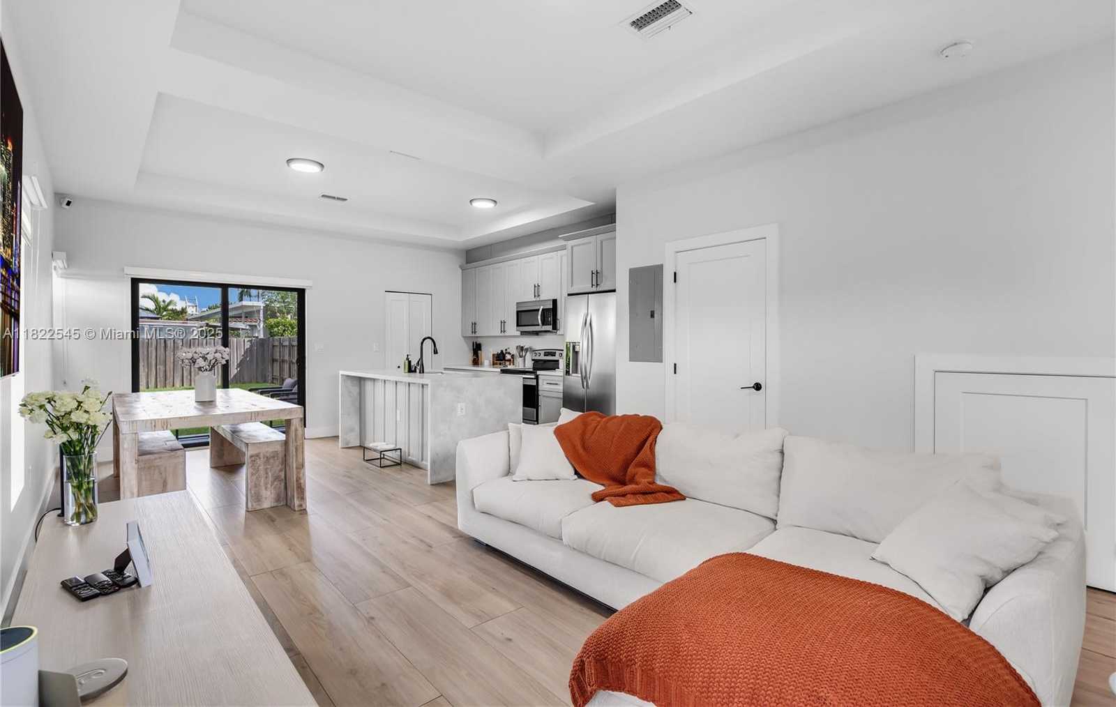 Small Image of 8755 SOUTH WEST 34TH ST #2, Miami Number 4