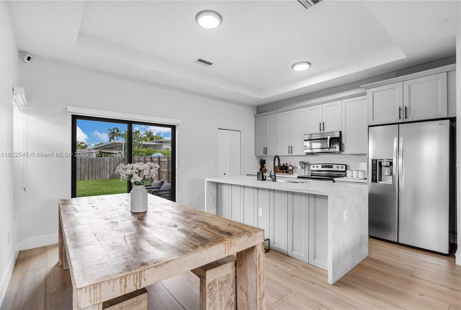 Small Image of 8755 SOUTH WEST 34TH ST #2, Miami Number 6