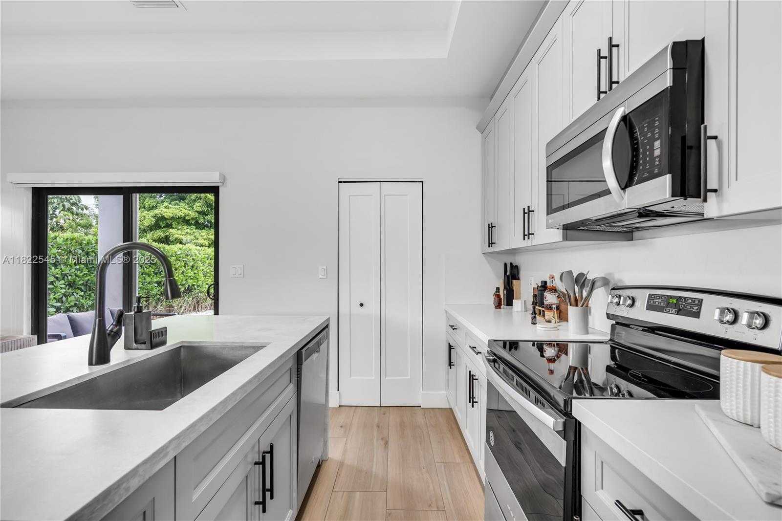 Small Image of 8755 SOUTH WEST 34TH ST #2, Miami Number 8