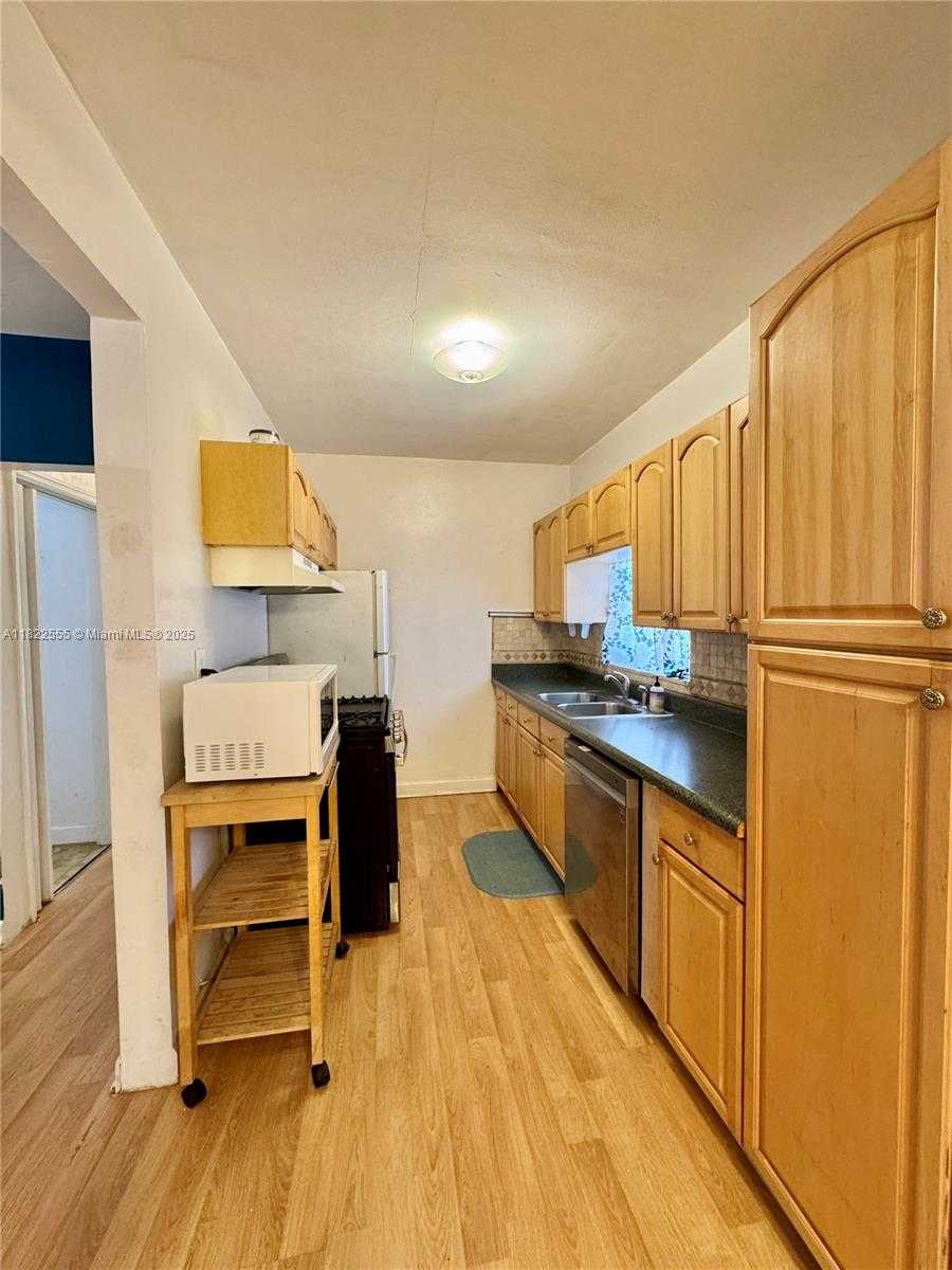 Small Image of 2100 NORTH EAST 173RD ST, North Miami Beach Number 8